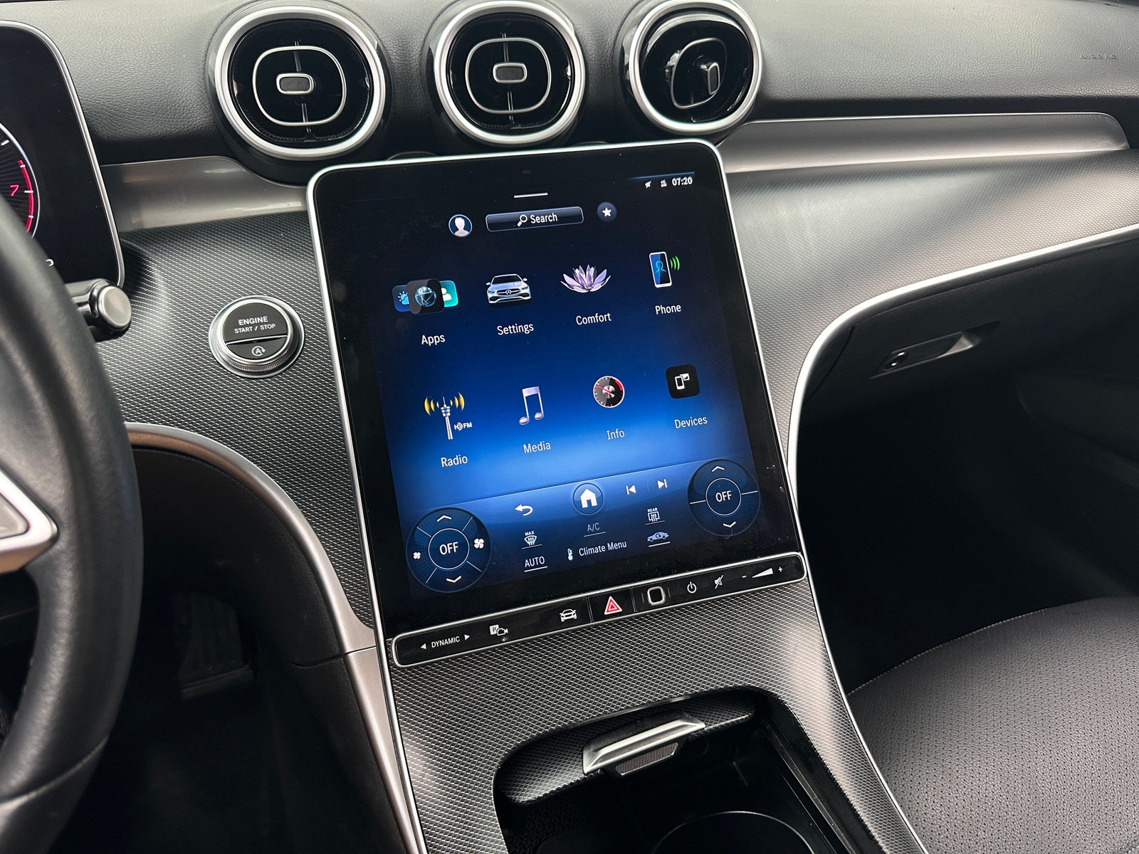 Thumbnail: 2024 Mercedes-Benz C-Class - 3