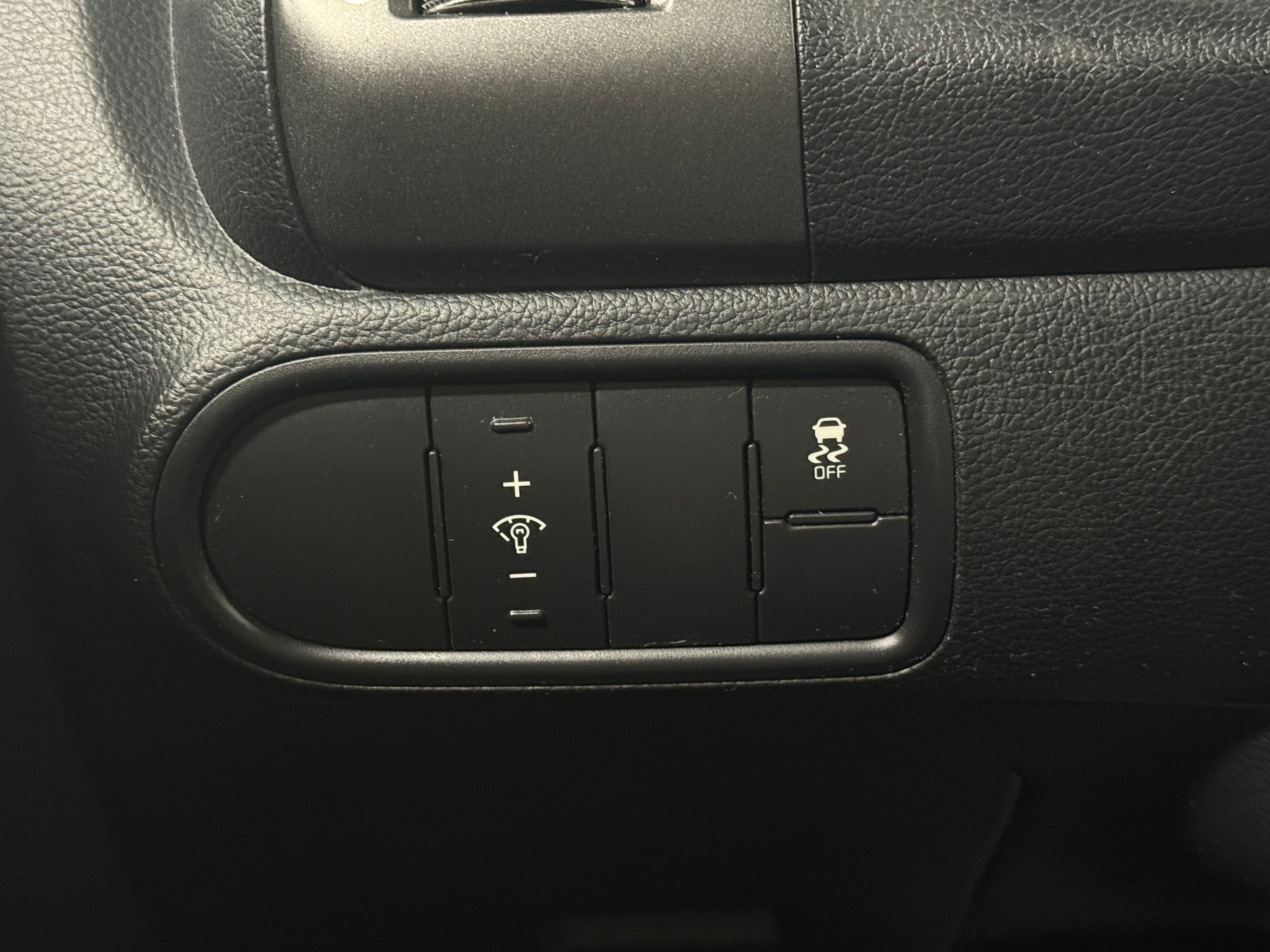 Used 2018 Kia FORTE LX with VIN 3KPFK4A78JE211513 for sale in Oak Creek, WI