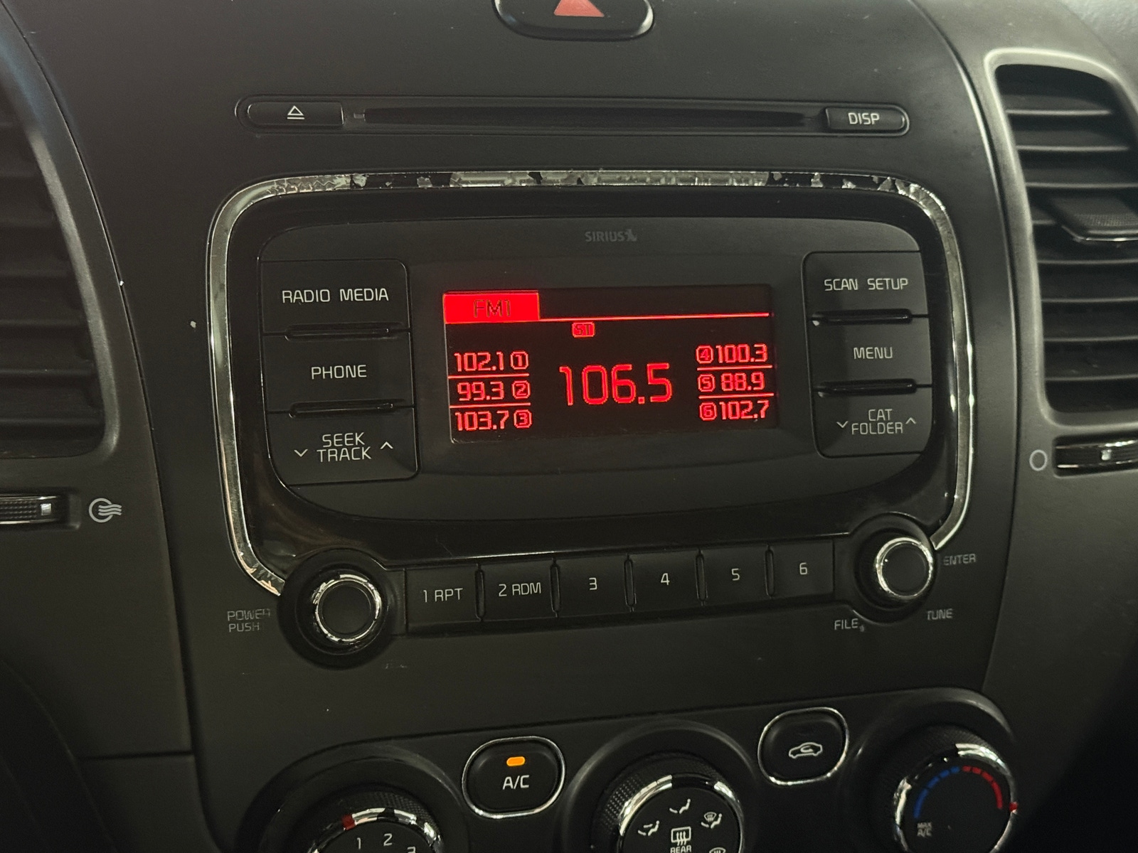 Thumbnail: 2018 Kia Forte - 4