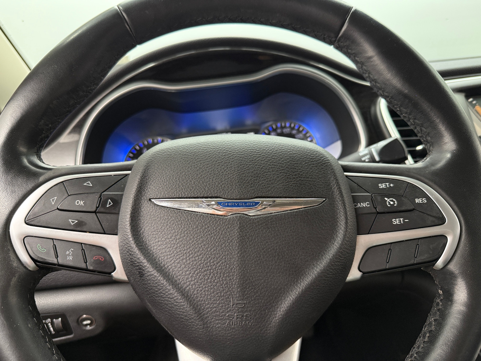 Thumbnail: 2015 Chrysler 200 - 4
