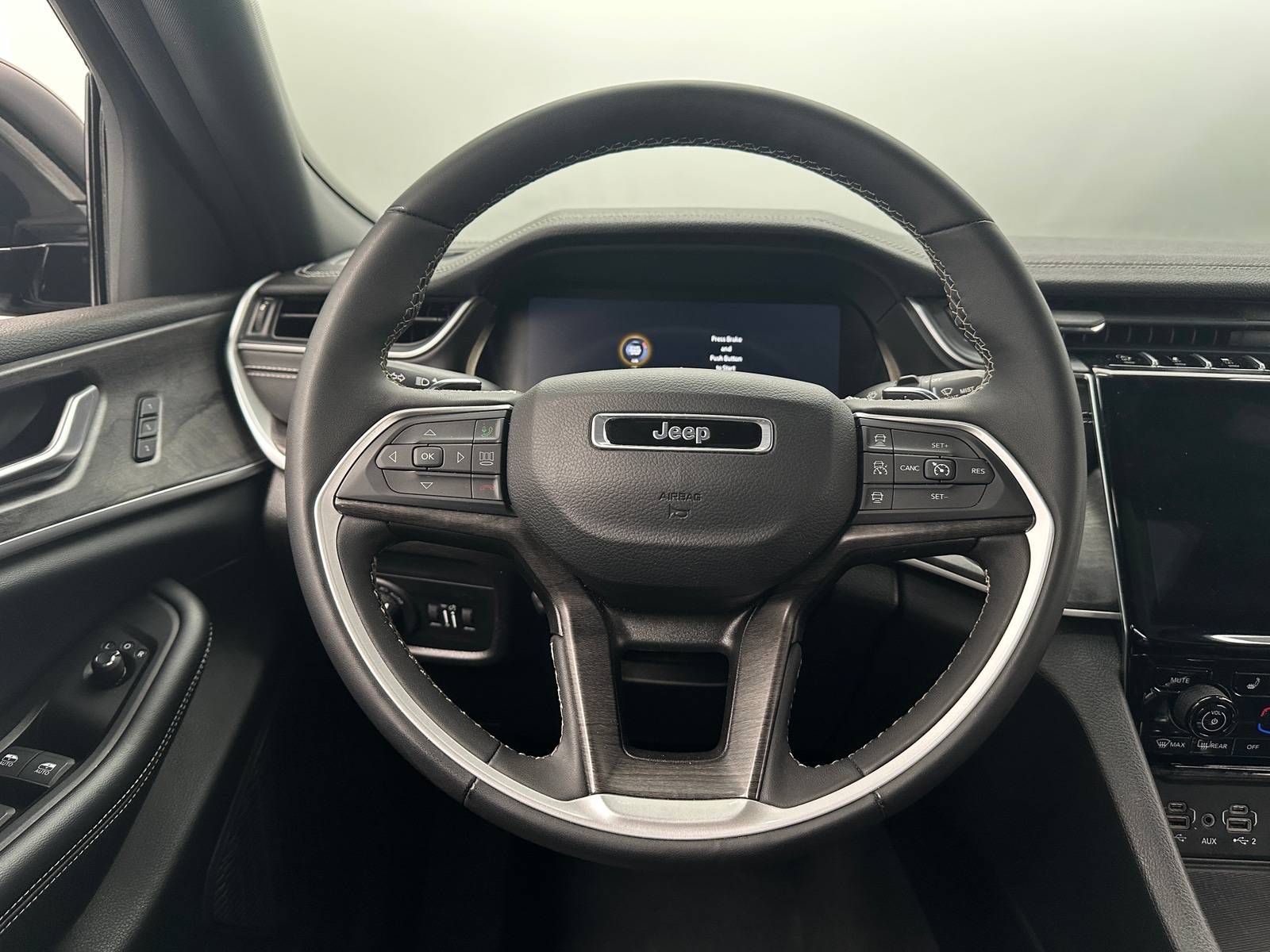 Thumbnail: 2024 Jeep Grand Cherokee L - 4