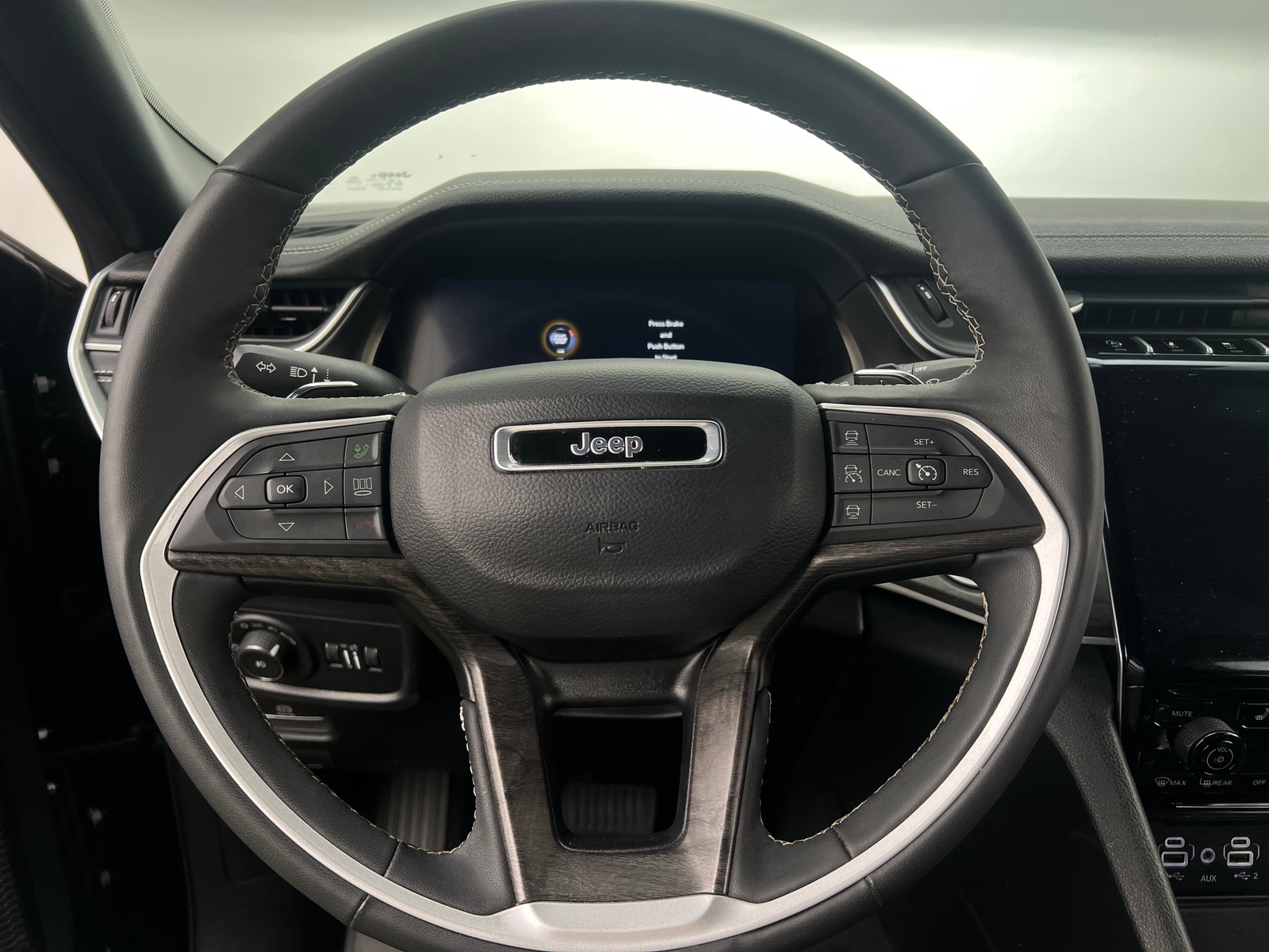 Thumbnail: 2024 Jeep Grand Cherokee L - 4