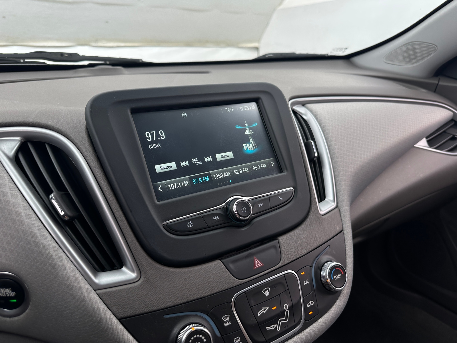 Thumbnail: 2016 Chevrolet Malibu - 4