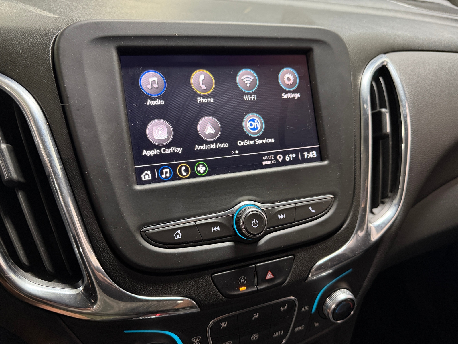 Thumbnail: 2022 Chevrolet Equinox - 4