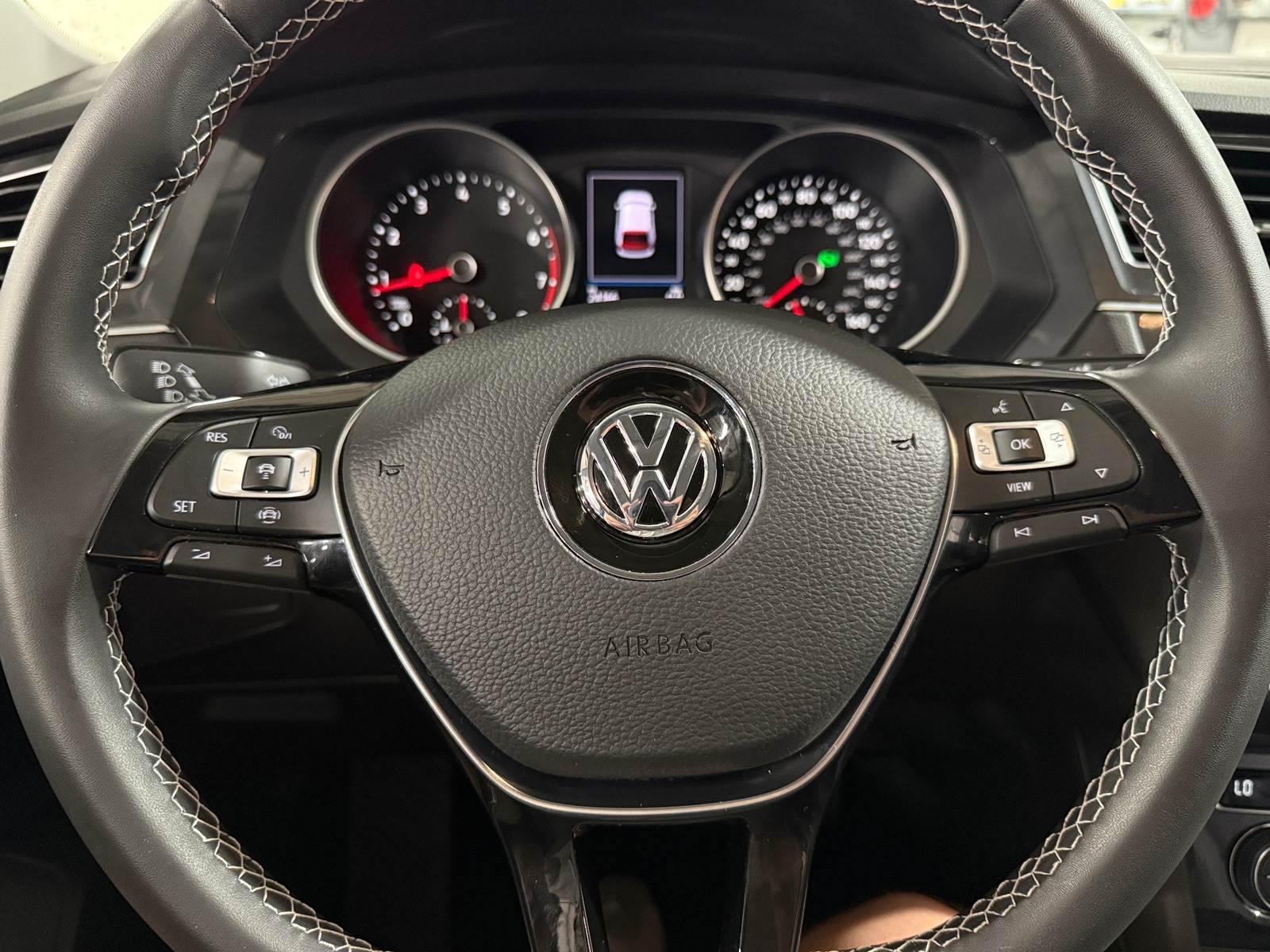 Thumbnail: 2021 Volkswagen Tiguan - 4