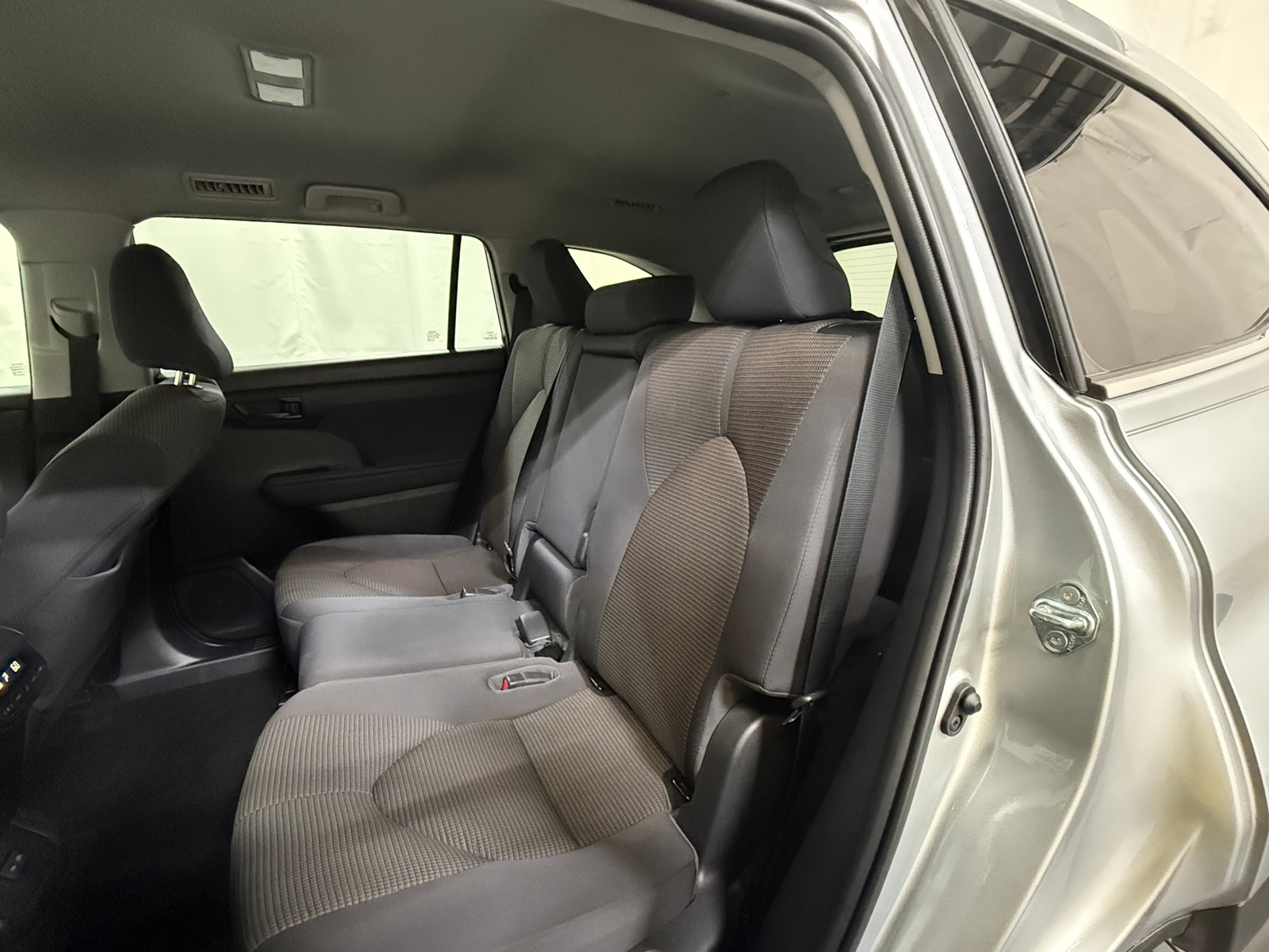 Thumbnail: 2023 Toyota Highlander - 6