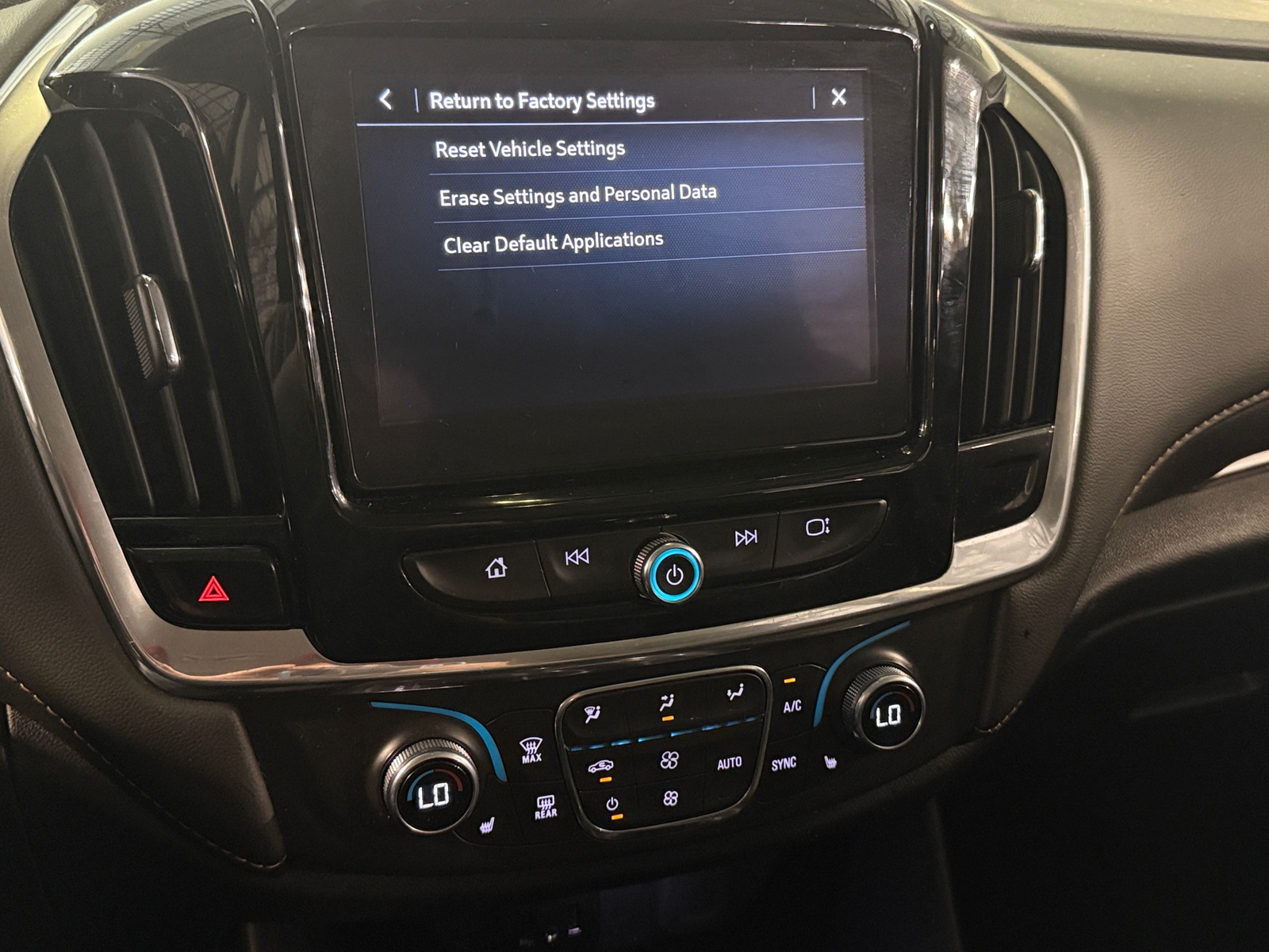 Thumbnail: 2021 Chevrolet Traverse - 4