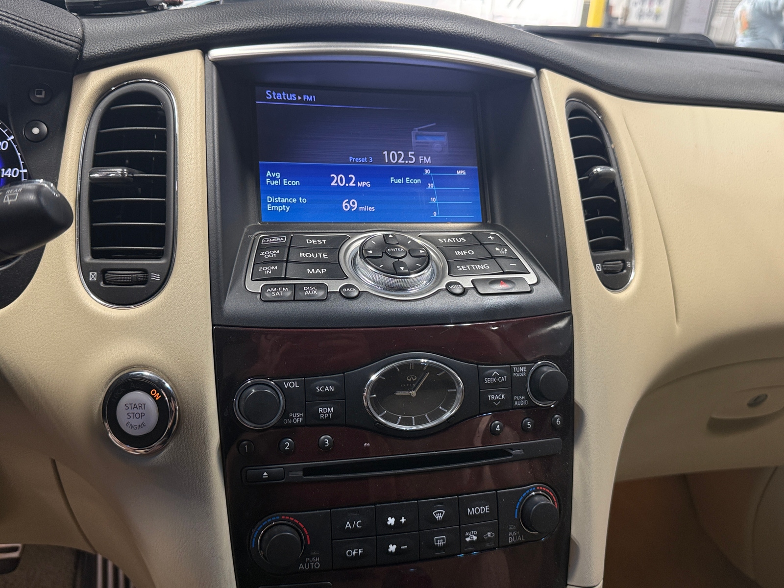 Thumbnail: 2017 INFINITI QX50 - 3