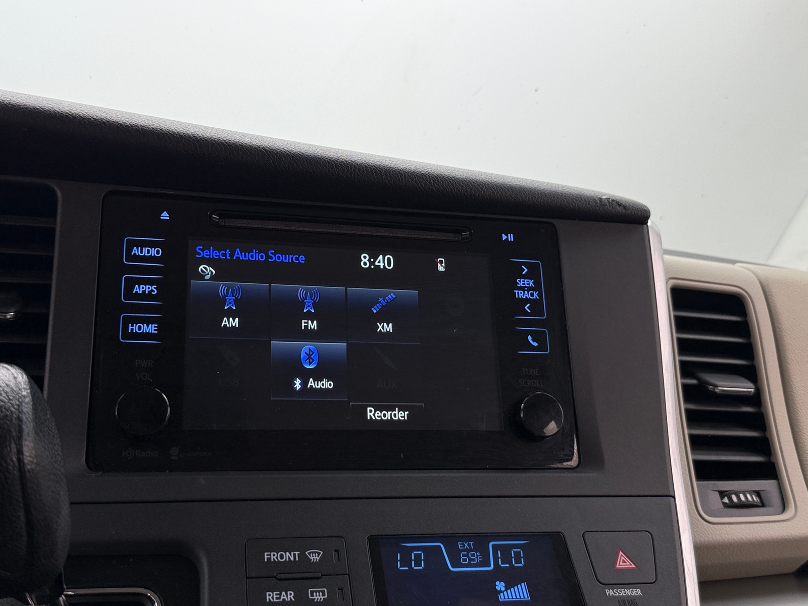 Thumbnail: 2015 Toyota Sienna - 4