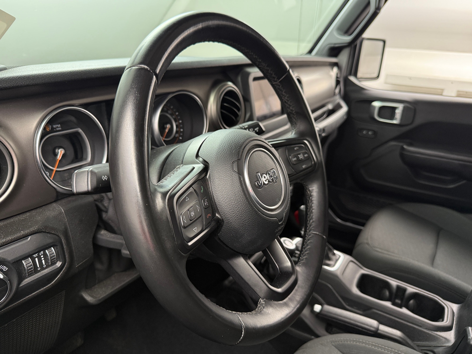 Thumbnail: 2020 Jeep Gladiator - 5