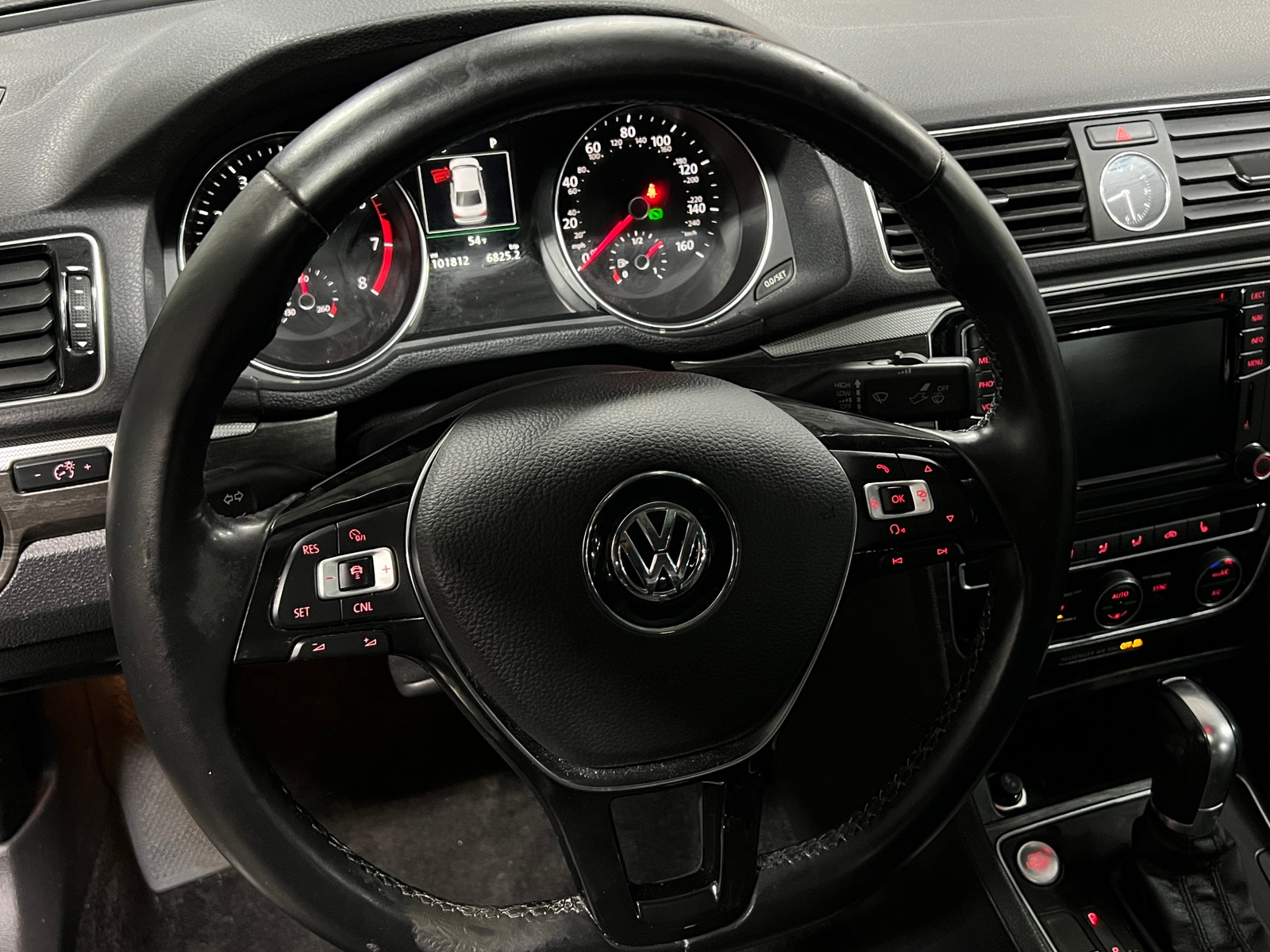 Thumbnail: 2017 Volkswagen Passat - 4