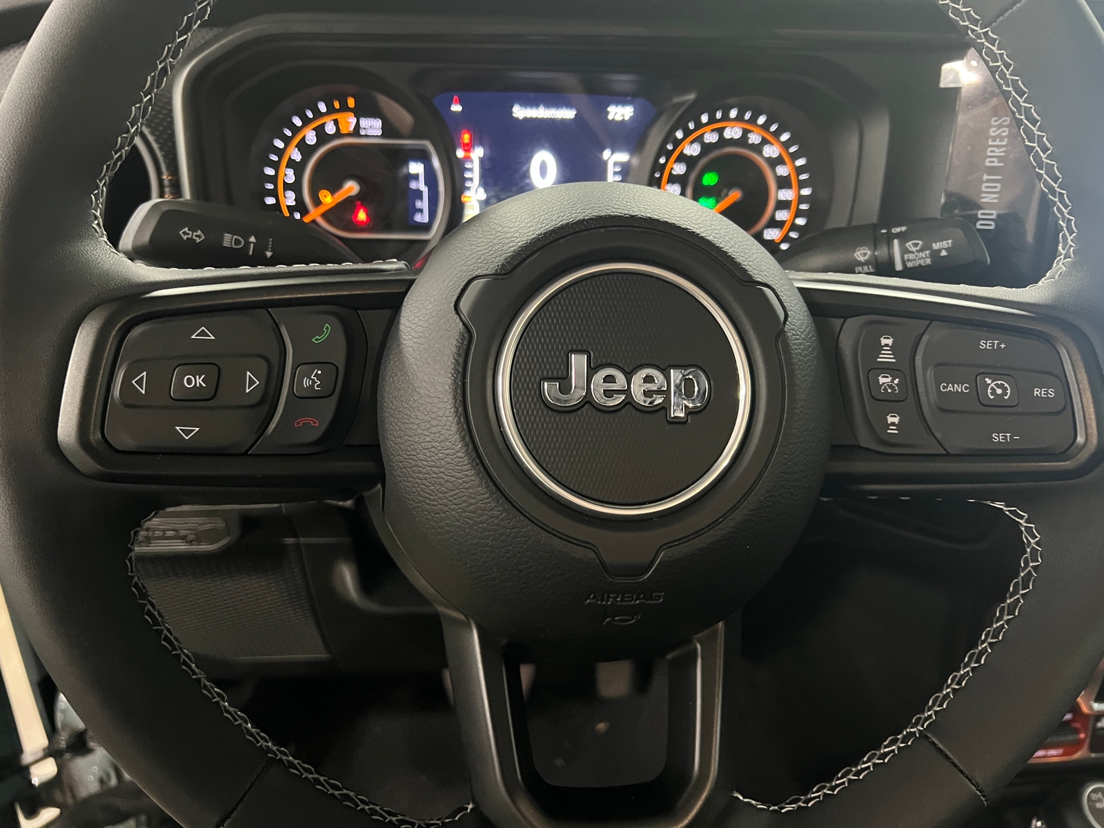 Thumbnail: 2025 Jeep Gladiator - 5