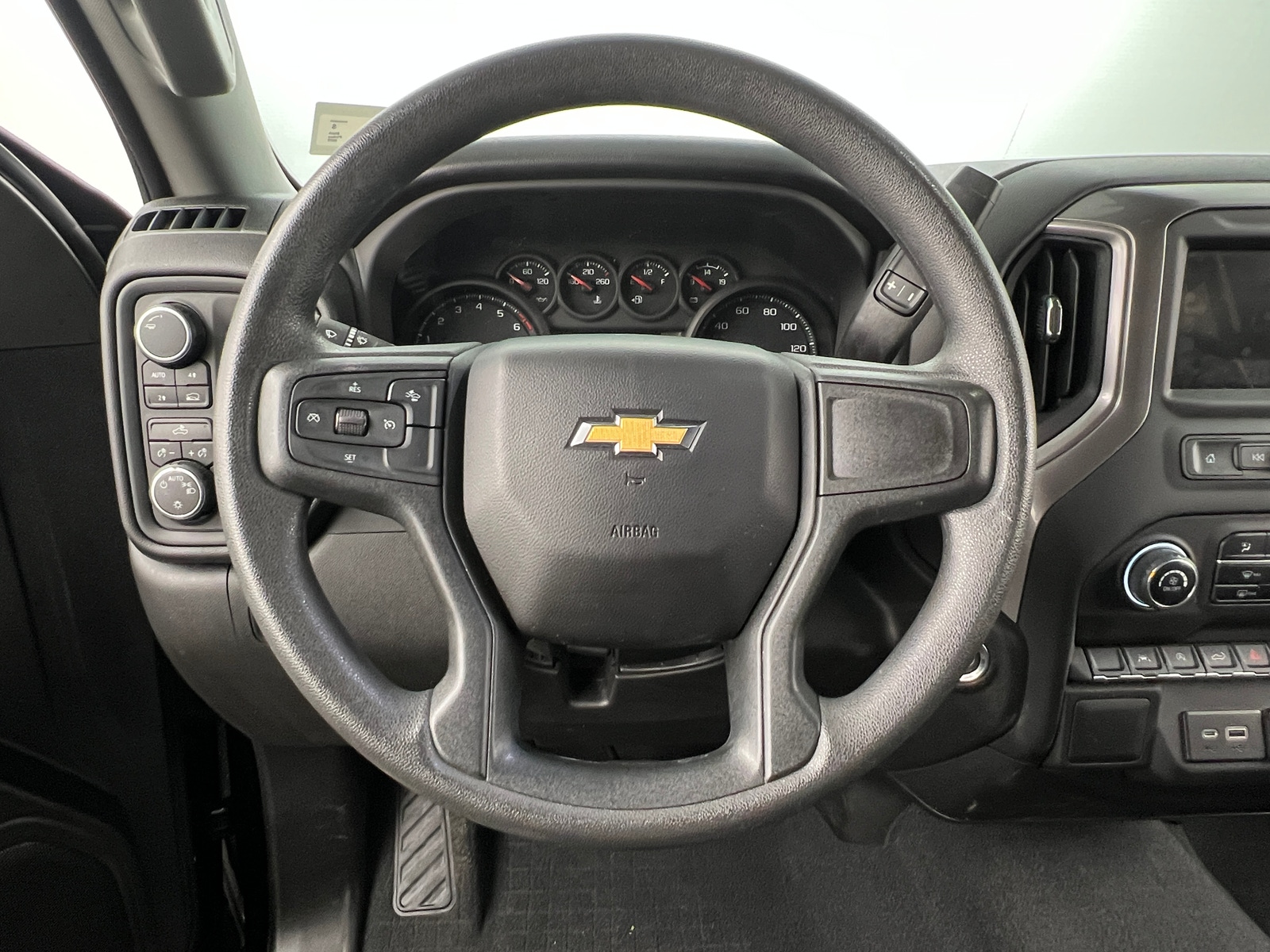 Thumbnail: 2022 Chevrolet Silverado 1500 - 5