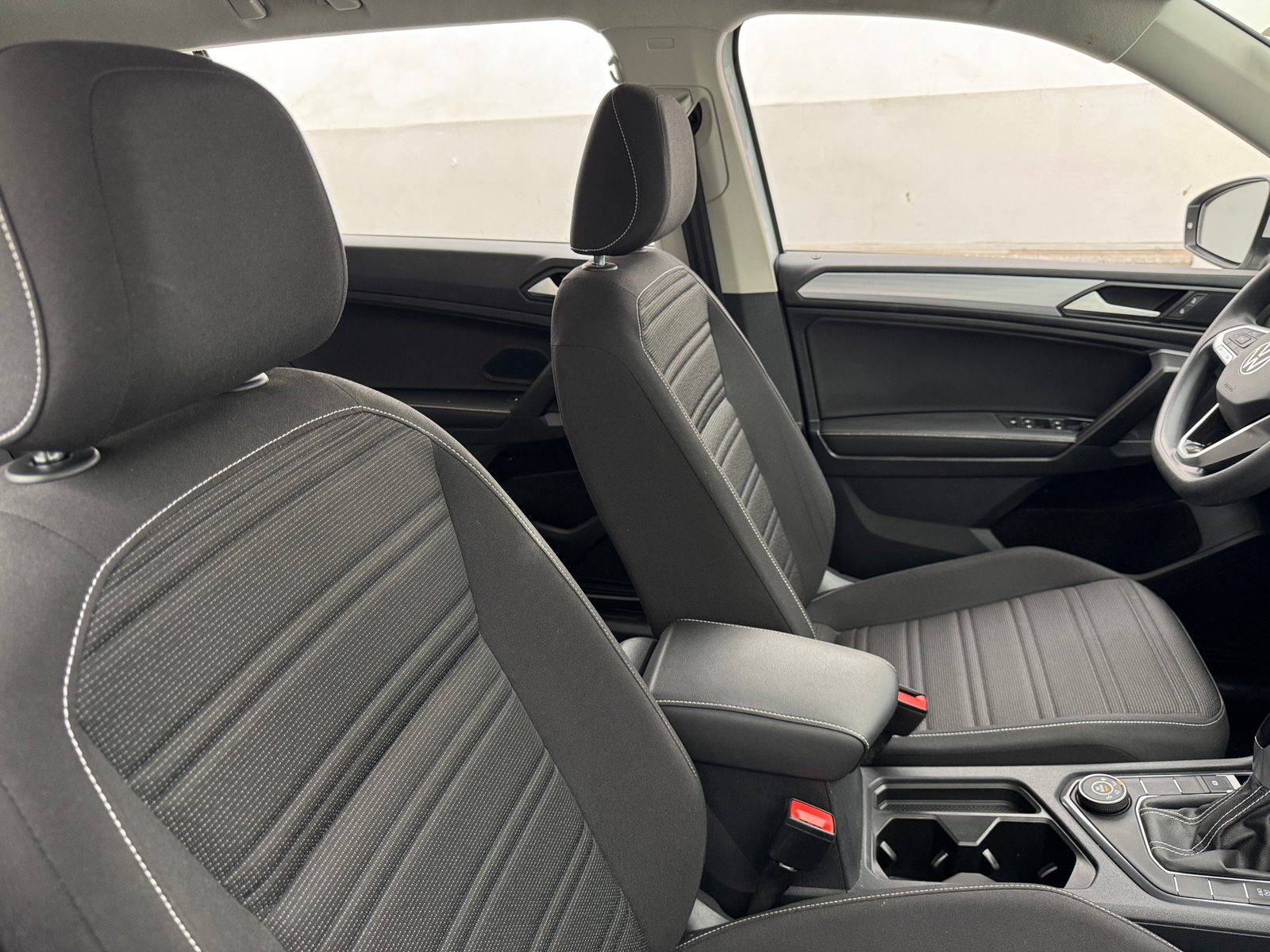 Thumbnail: 2023 Volkswagen Tiguan - 2