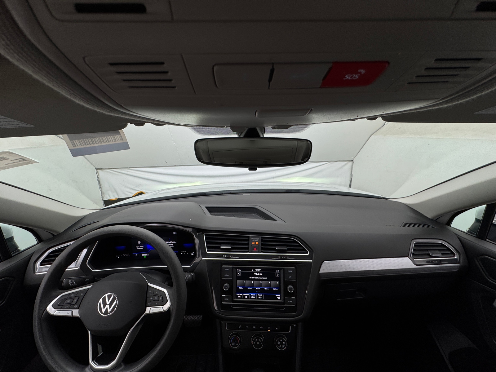 Thumbnail: 2023 Volkswagen Tiguan - 3