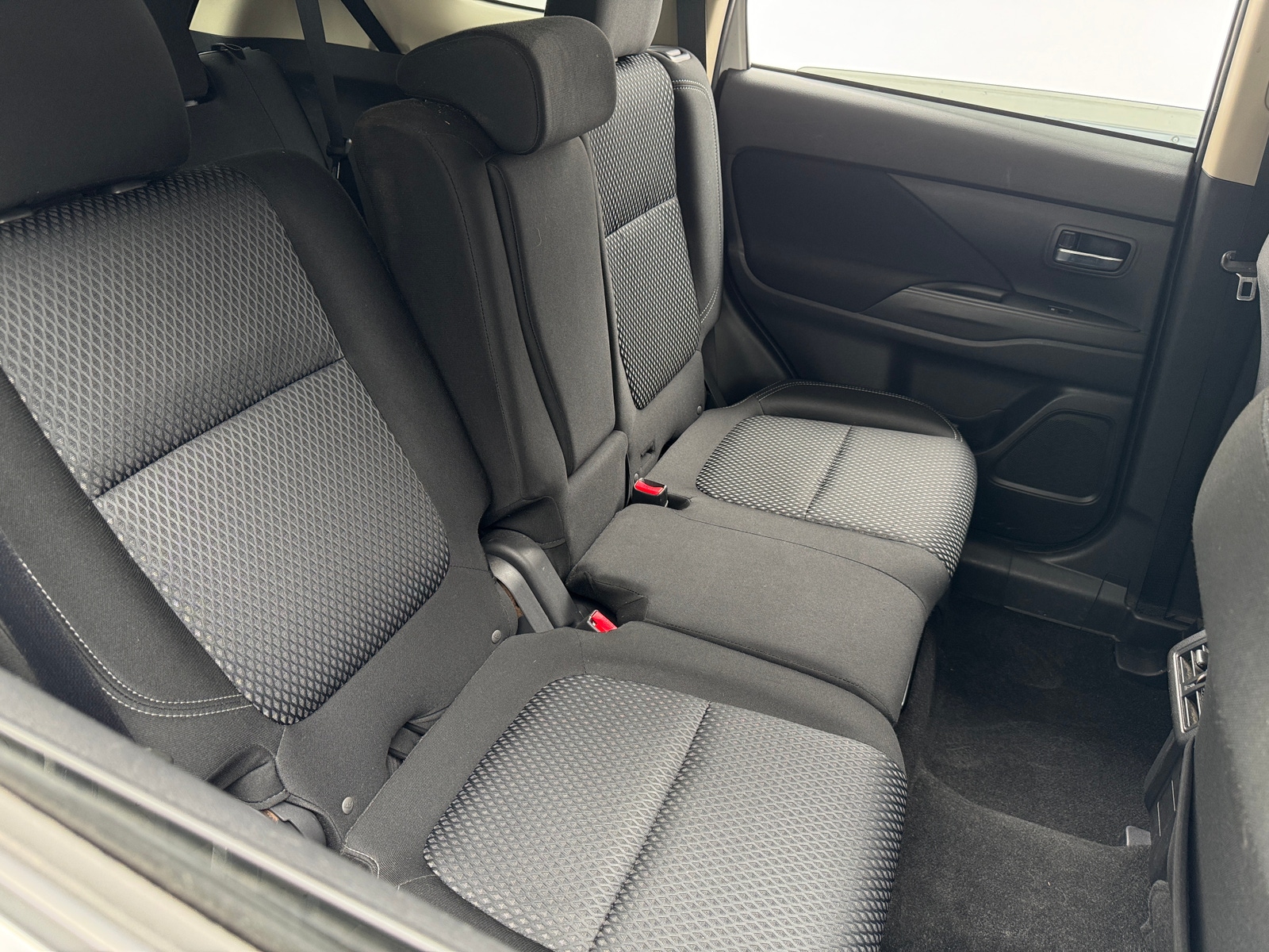 Thumbnail: 2019 Mitsubishi Outlander - 6