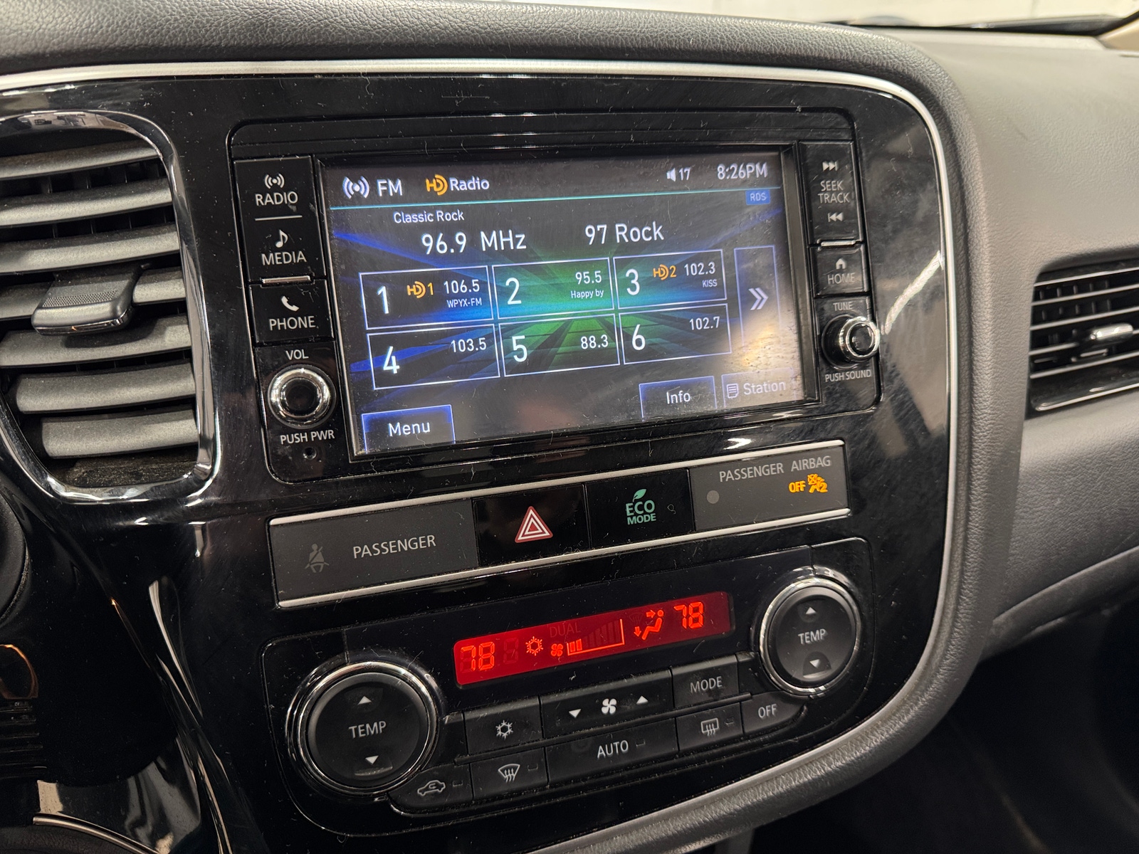 Thumbnail: 2019 Mitsubishi Outlander - 4