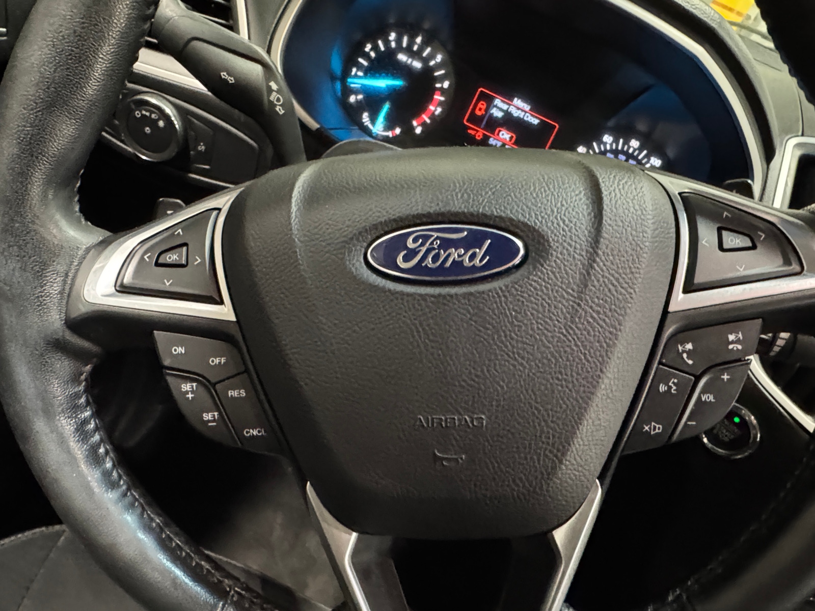 Thumbnail: 2017 Ford Edge - 5