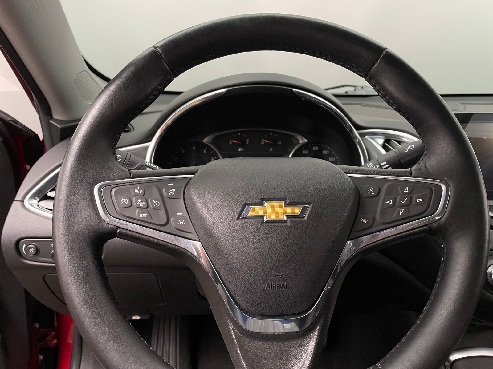 Thumbnail: 2017 Chevrolet Malibu - 4