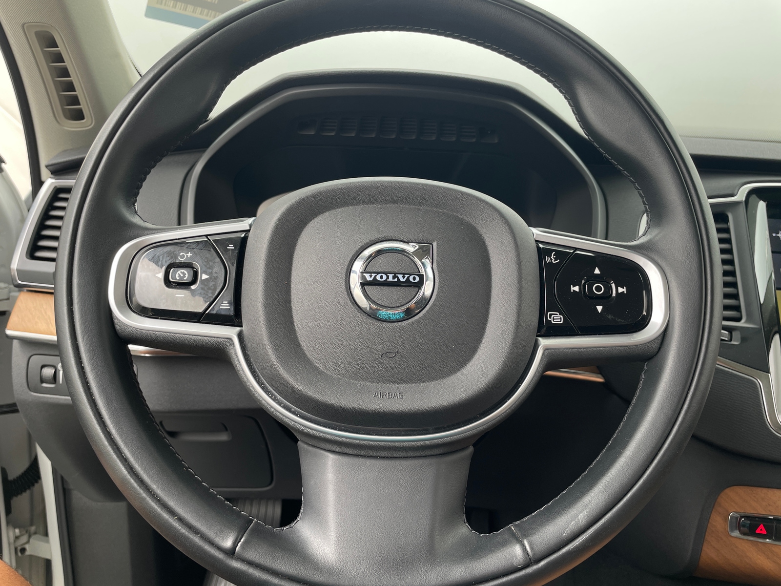 Thumbnail: 2022 Volvo XC90 - 4
