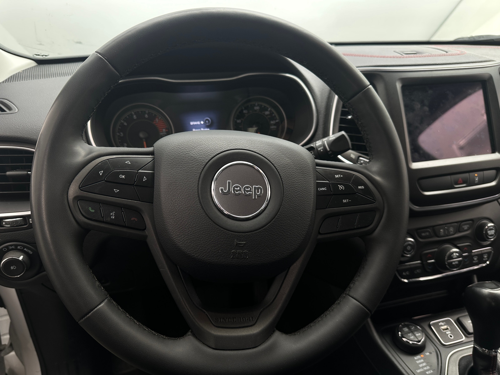 Thumbnail: 2022 Jeep Cherokee - 5