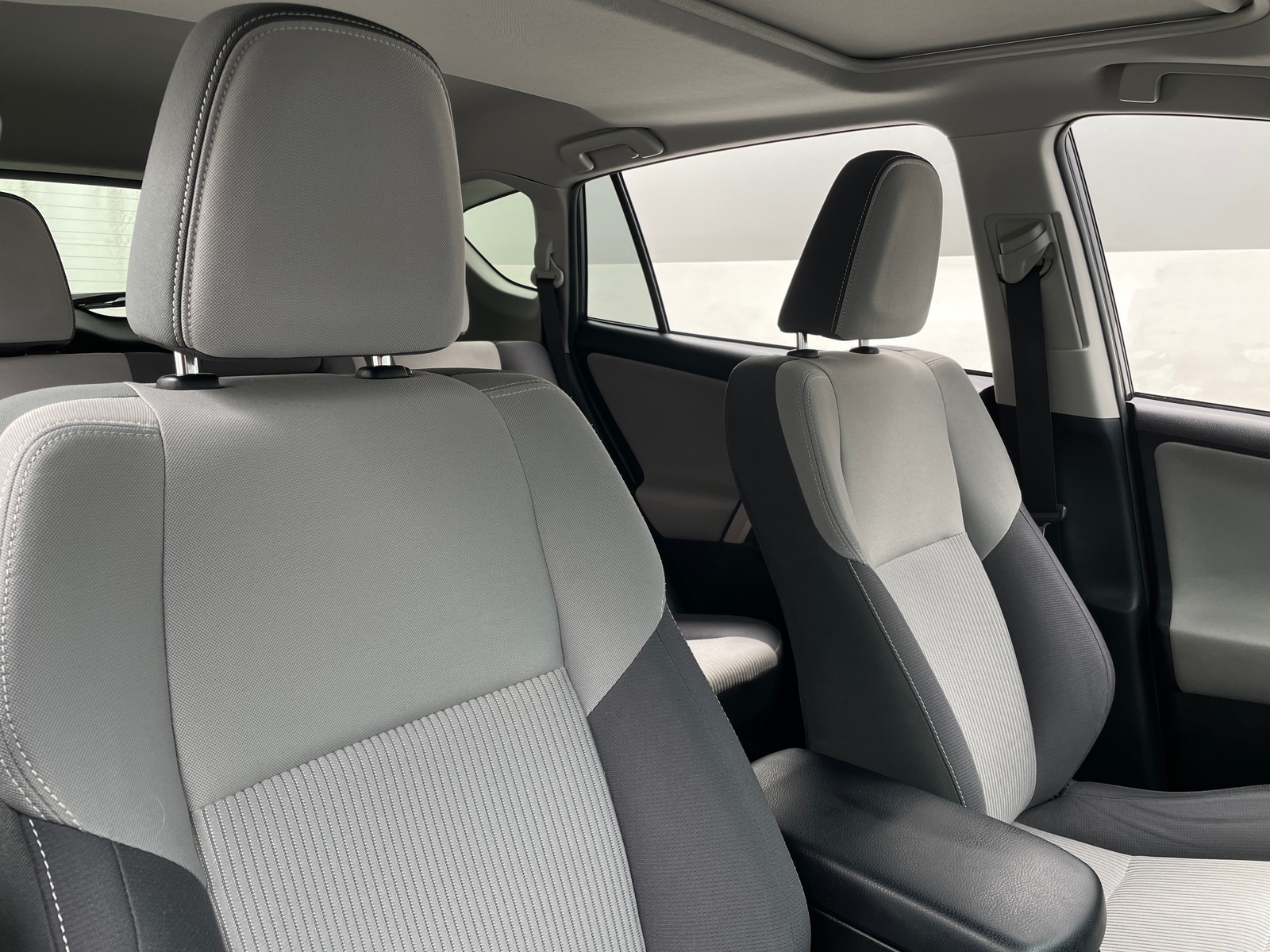 Thumbnail: 2014 Toyota RAV4 - 2
