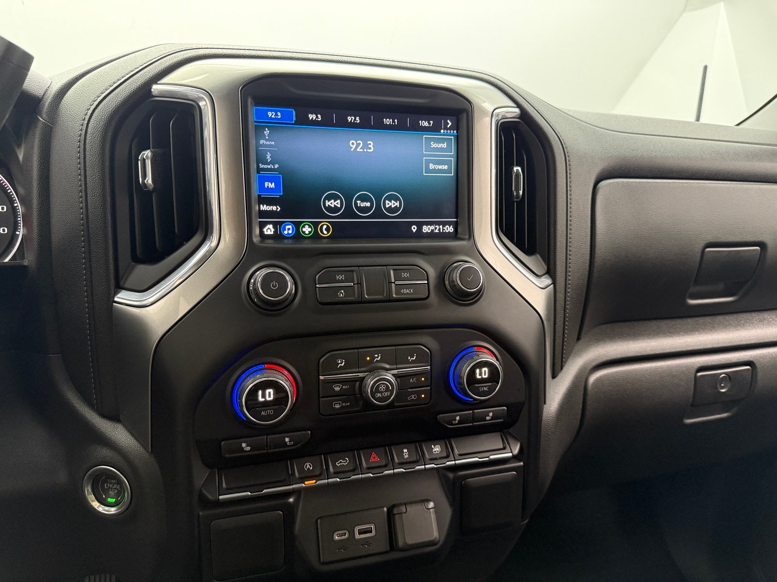 Thumbnail: 2020 Chevrolet Silverado 1500 - 4