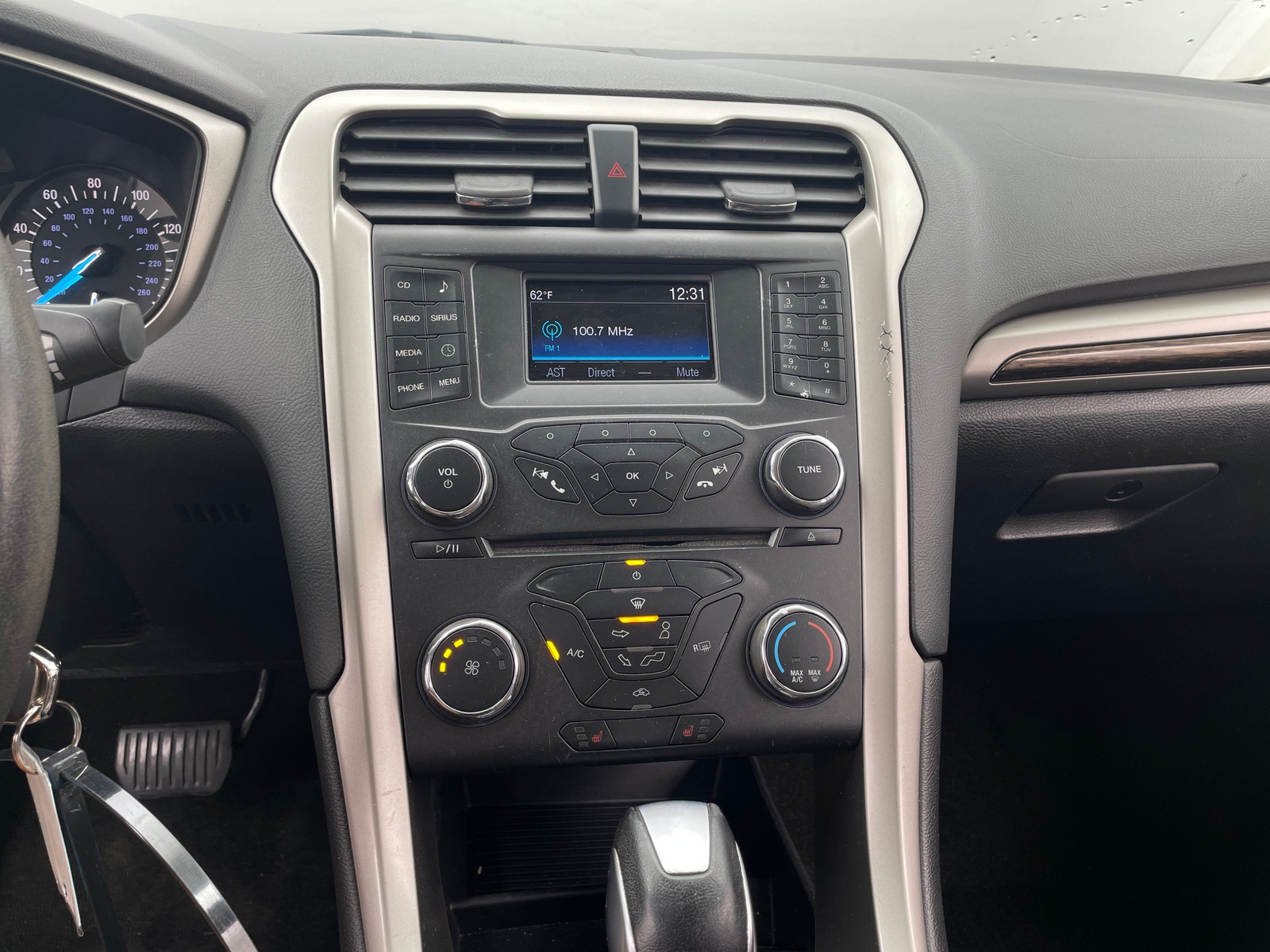 Thumbnail: 2016 Ford Fusion - 3