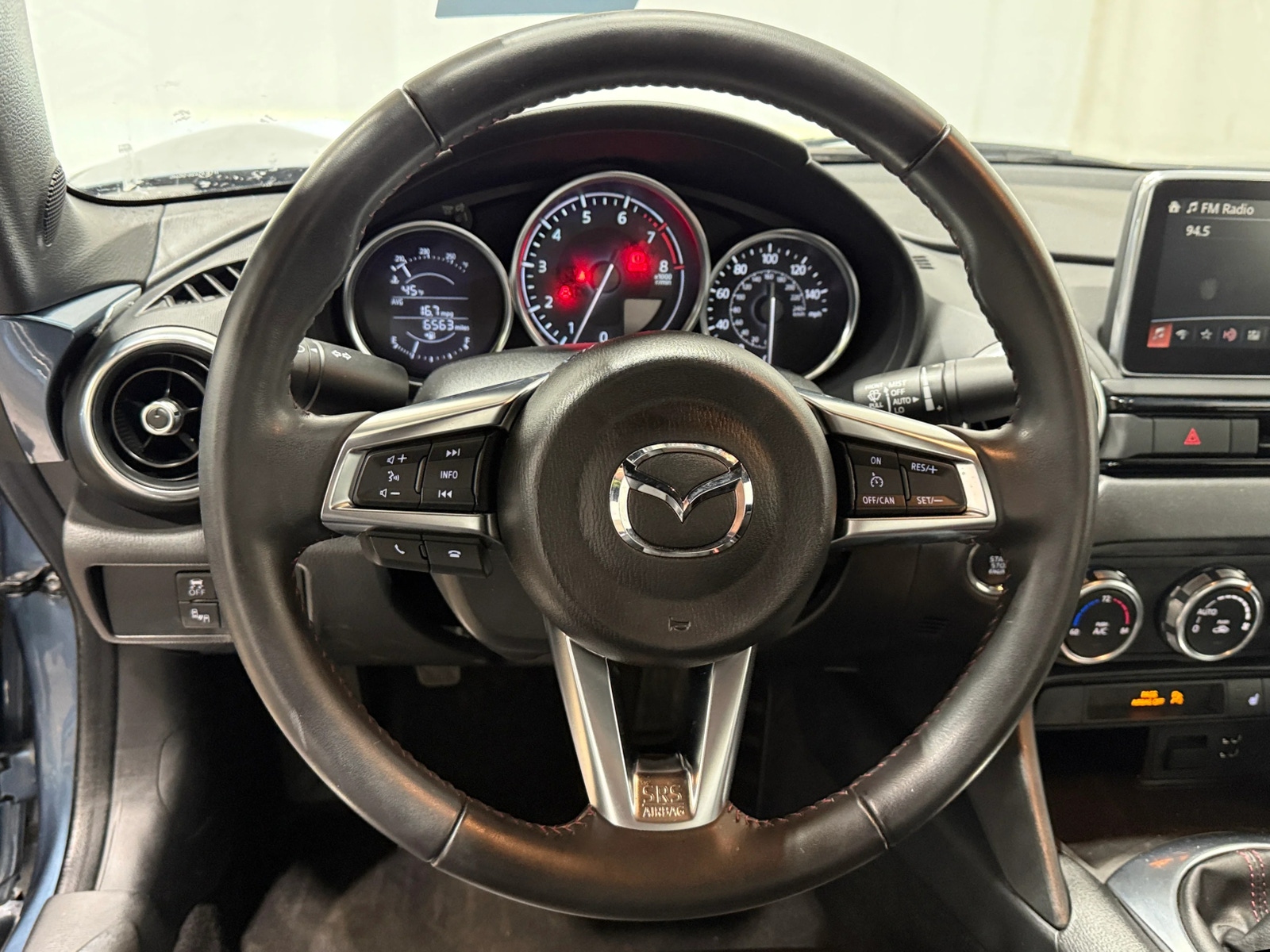 Thumbnail: 2017 Mazda MX-5 Miata - 4