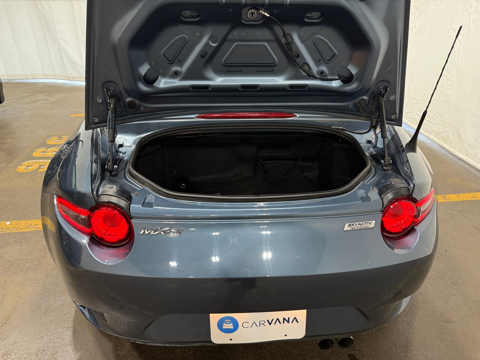 Thumbnail: 2017 Mazda MX-5 Miata - 5