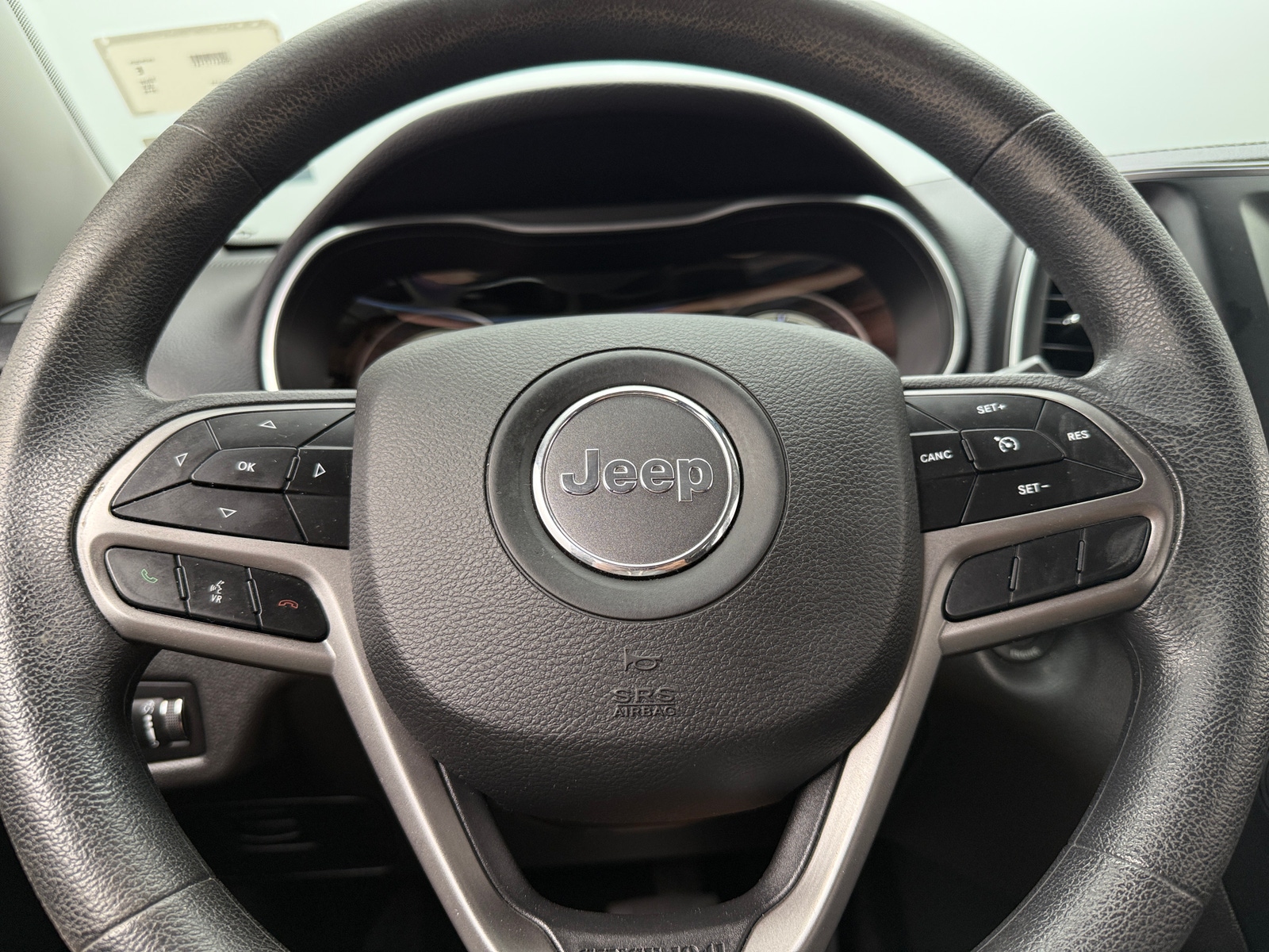 Thumbnail: 2019 Jeep Cherokee - 5