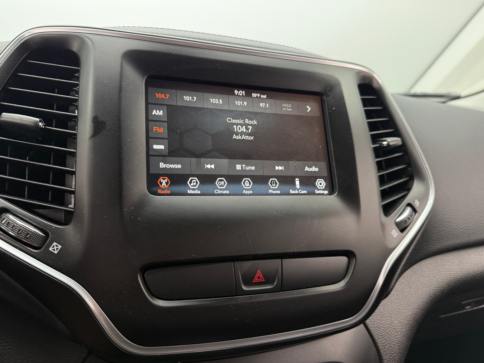 Thumbnail: 2019 Jeep Cherokee - 4