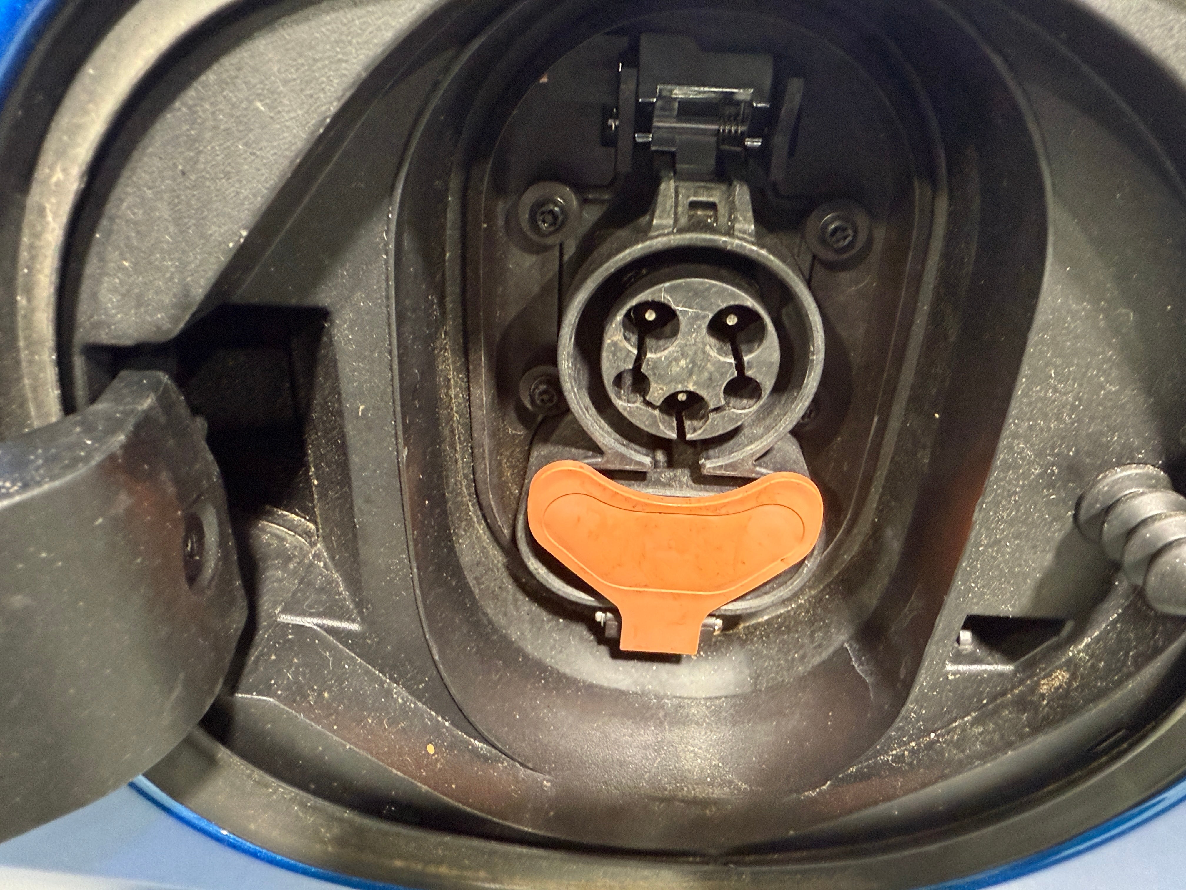 Used 2022 Chevrolet Bolt EV 2LT with VIN 1G1FX6S09N4123696 for sale in Oak Creek, WI