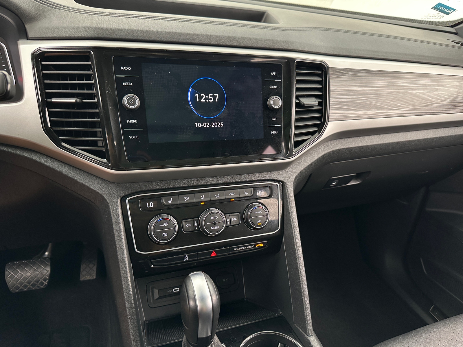 Thumbnail: 2023 Volkswagen Atlas - 3