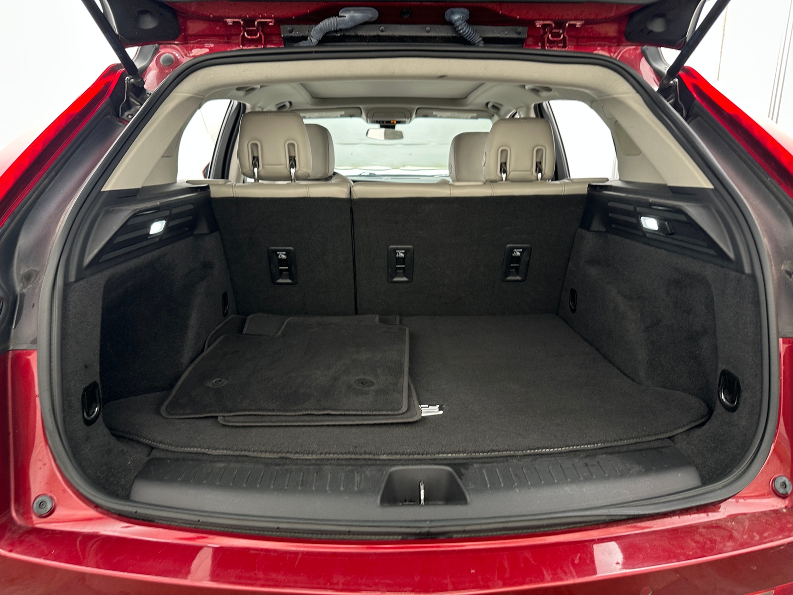 Thumbnail: 2019 Cadillac XT4 - 6
