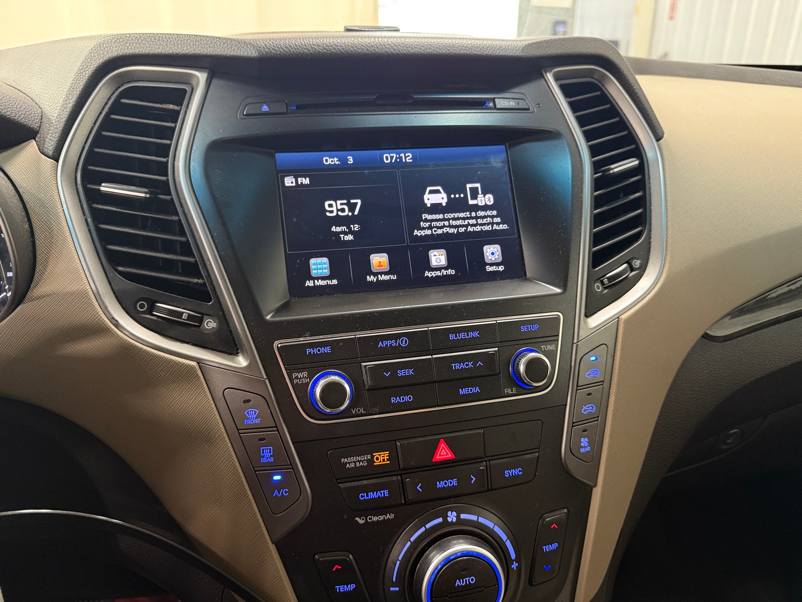 Thumbnail: 2018 Hyundai Santa Fe - 4