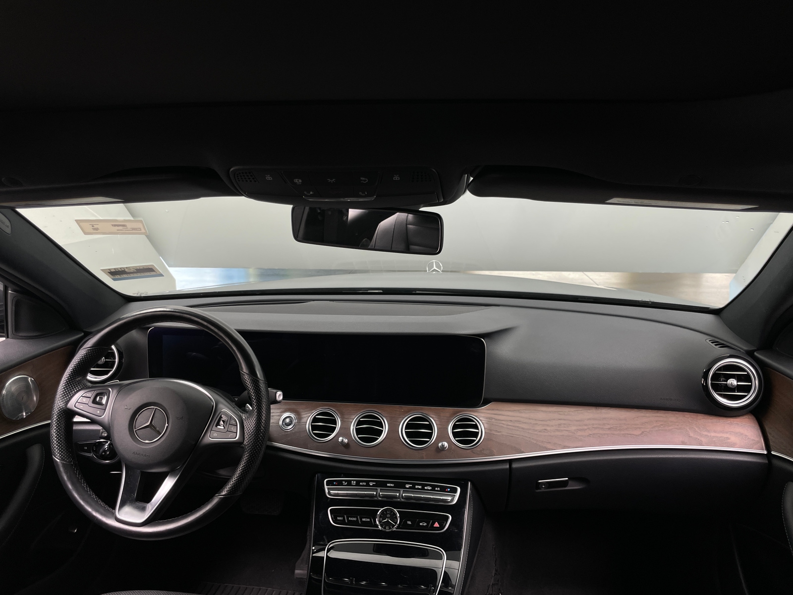 Thumbnail: 2017 Mercedes-Benz E-Class - 2