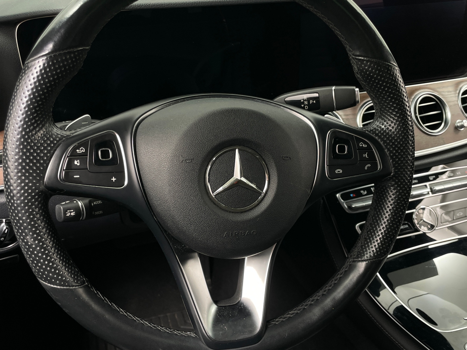 Thumbnail: 2017 Mercedes-Benz E-Class - 4