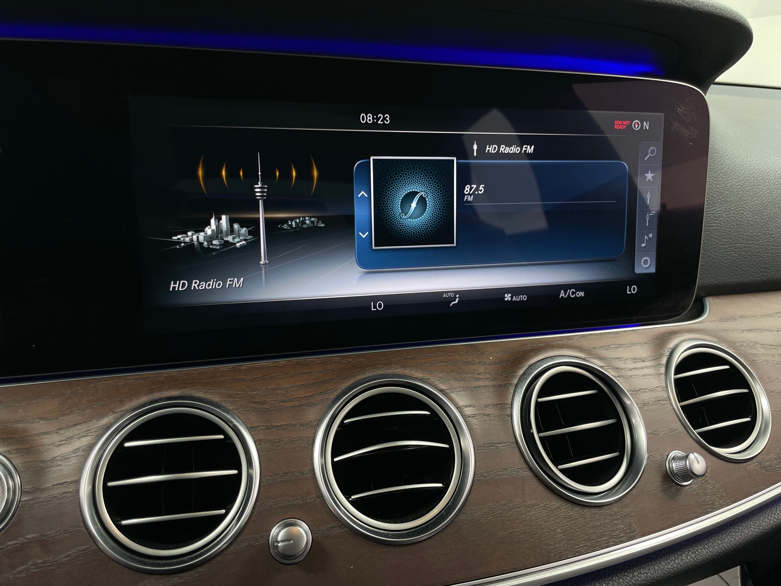 Thumbnail: 2017 Mercedes-Benz E-Class - 3