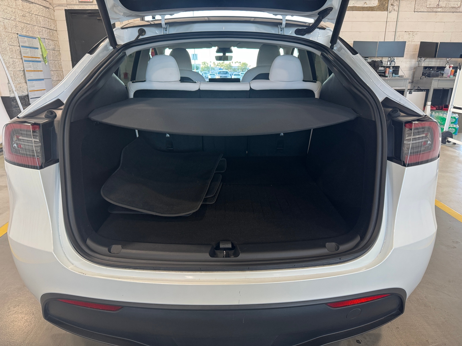 Thumbnail: 2023 Tesla Model Y - 6