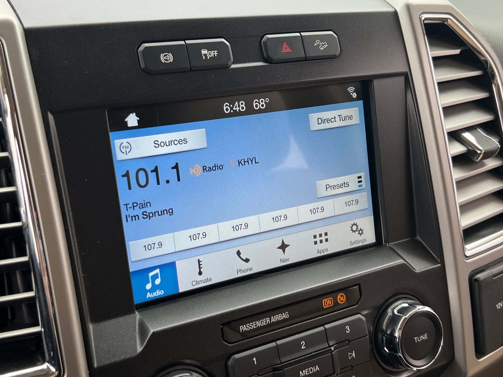 Thumbnail: 2017 Ford Econoline - 3