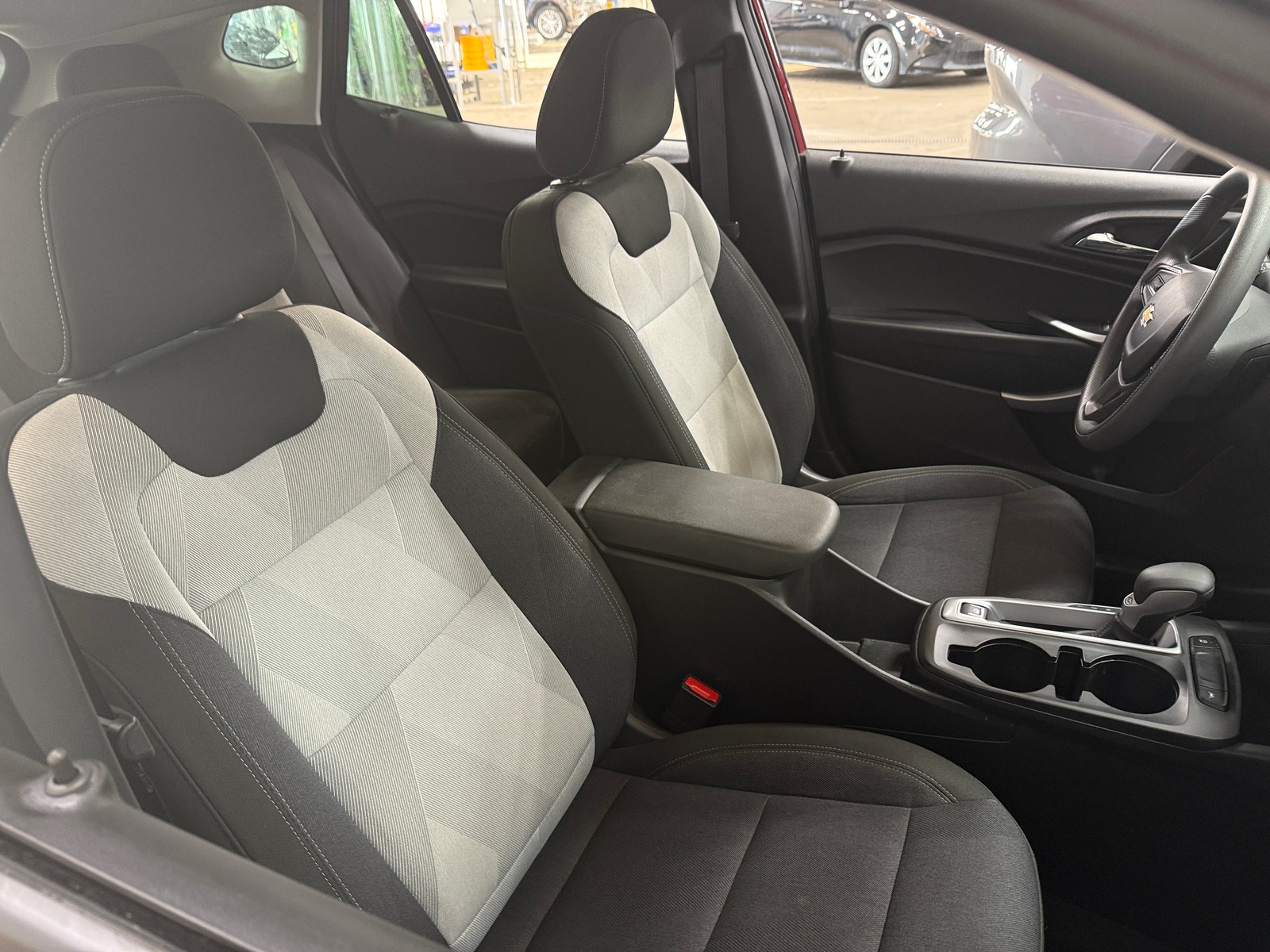 Thumbnail: 2025 Chevrolet Trax - 2