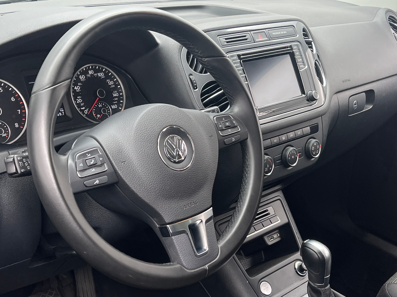 Thumbnail: 2018 Volkswagen Tiguan - 5