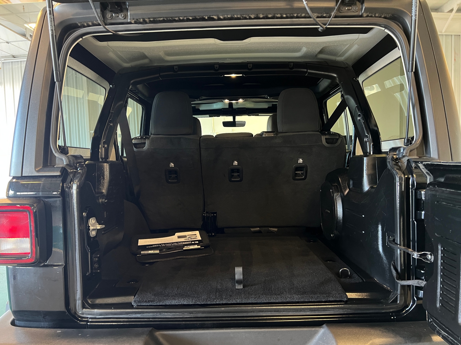 Thumbnail: 2021 Jeep Wrangler - 7