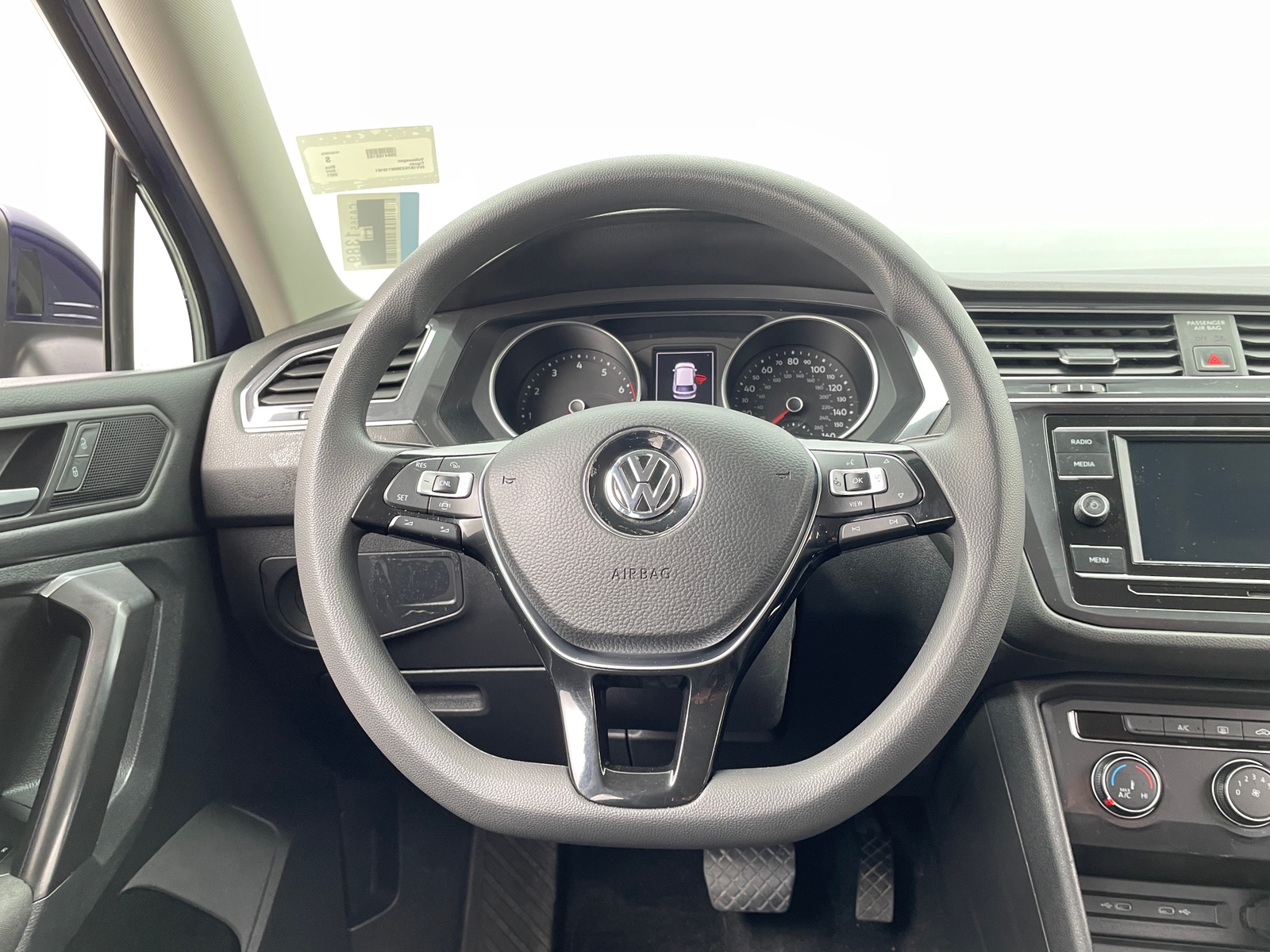 Thumbnail: 2021 Volkswagen Tiguan - 5