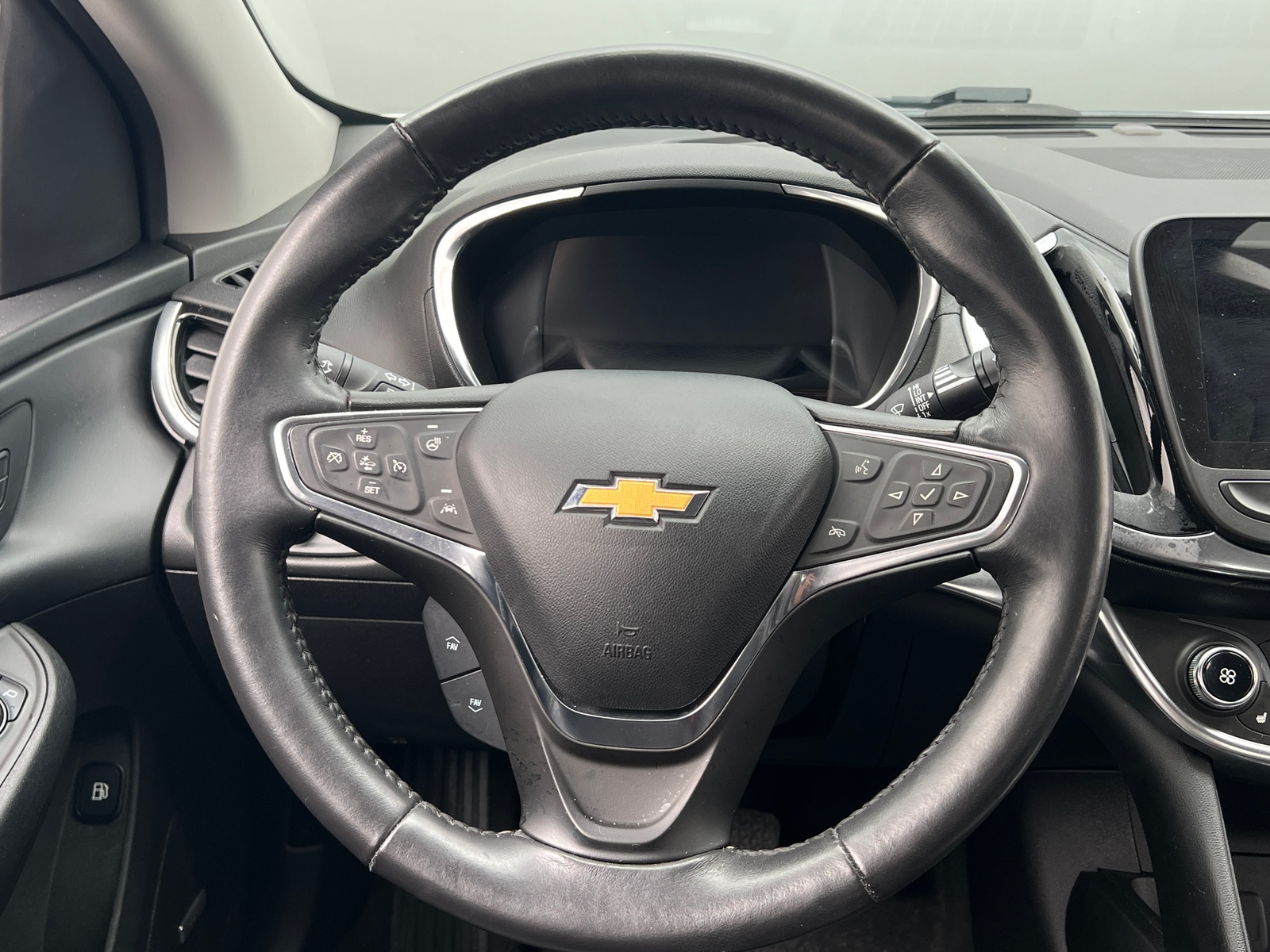 Thumbnail: 2017 Chevrolet Volt - 4