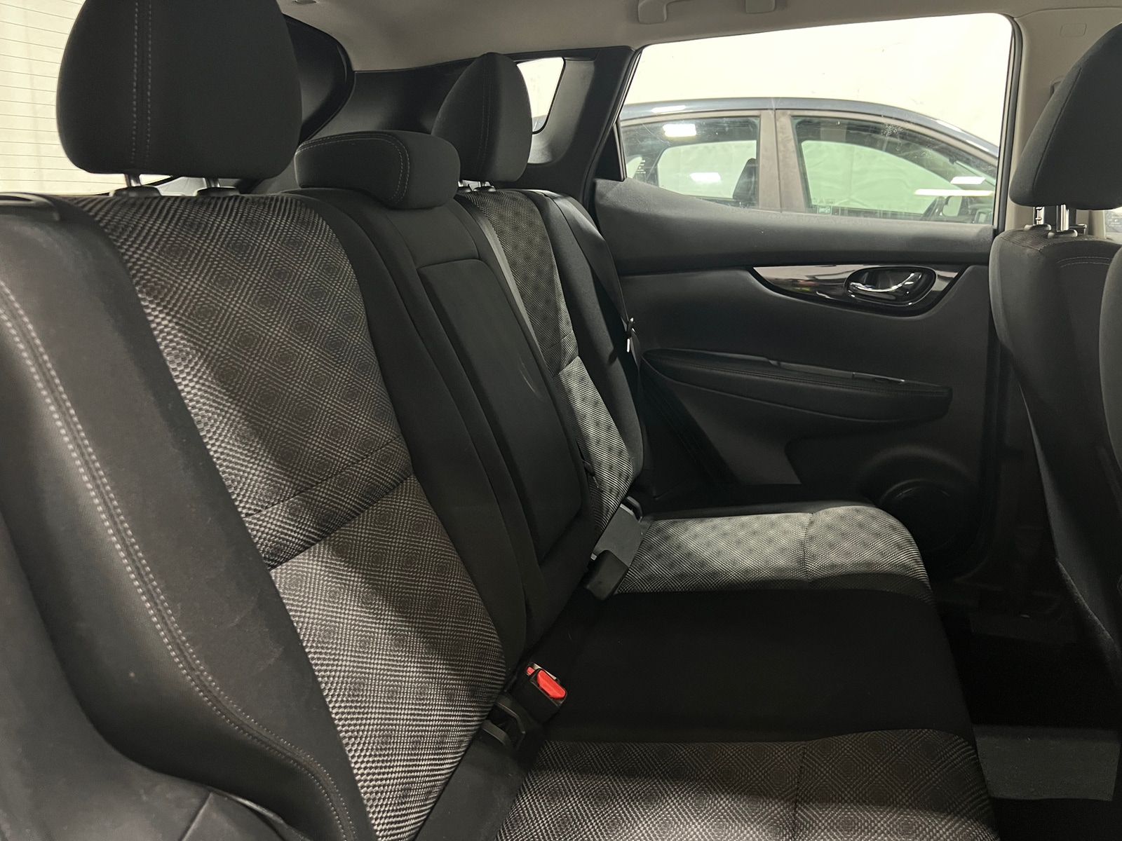 Thumbnail: 2017 Nissan Rogue Sport - 6