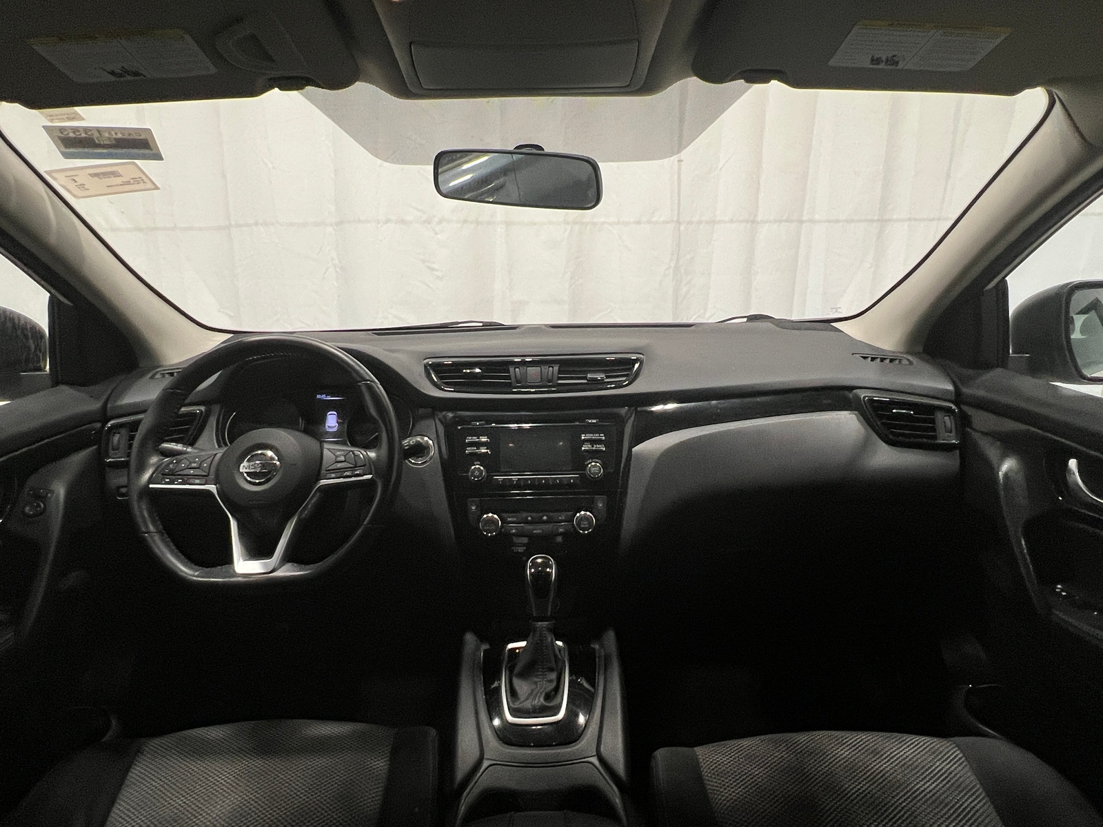Thumbnail: 2017 Nissan Rogue Sport - 3