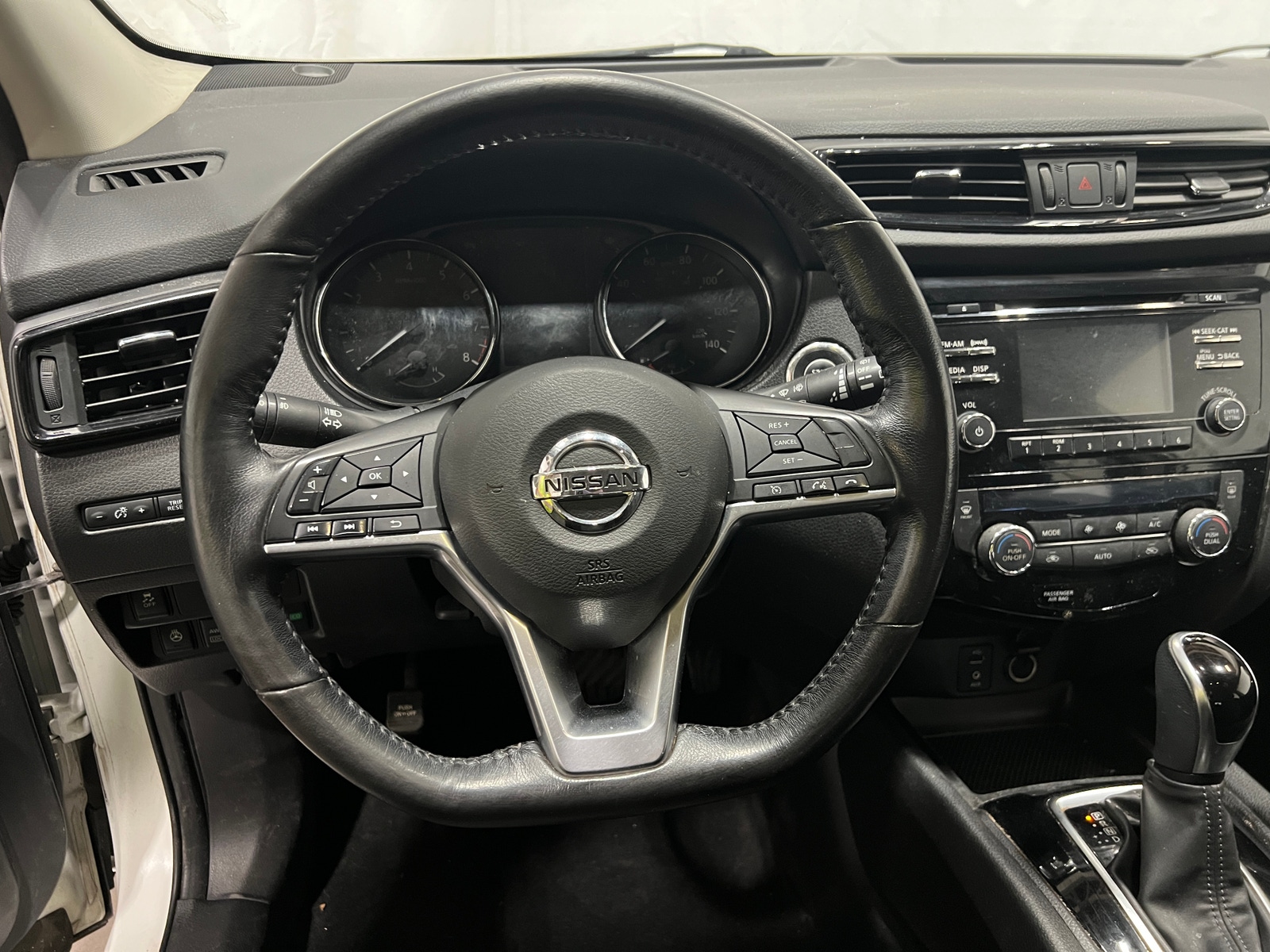 Thumbnail: 2017 Nissan Rogue Sport - 5