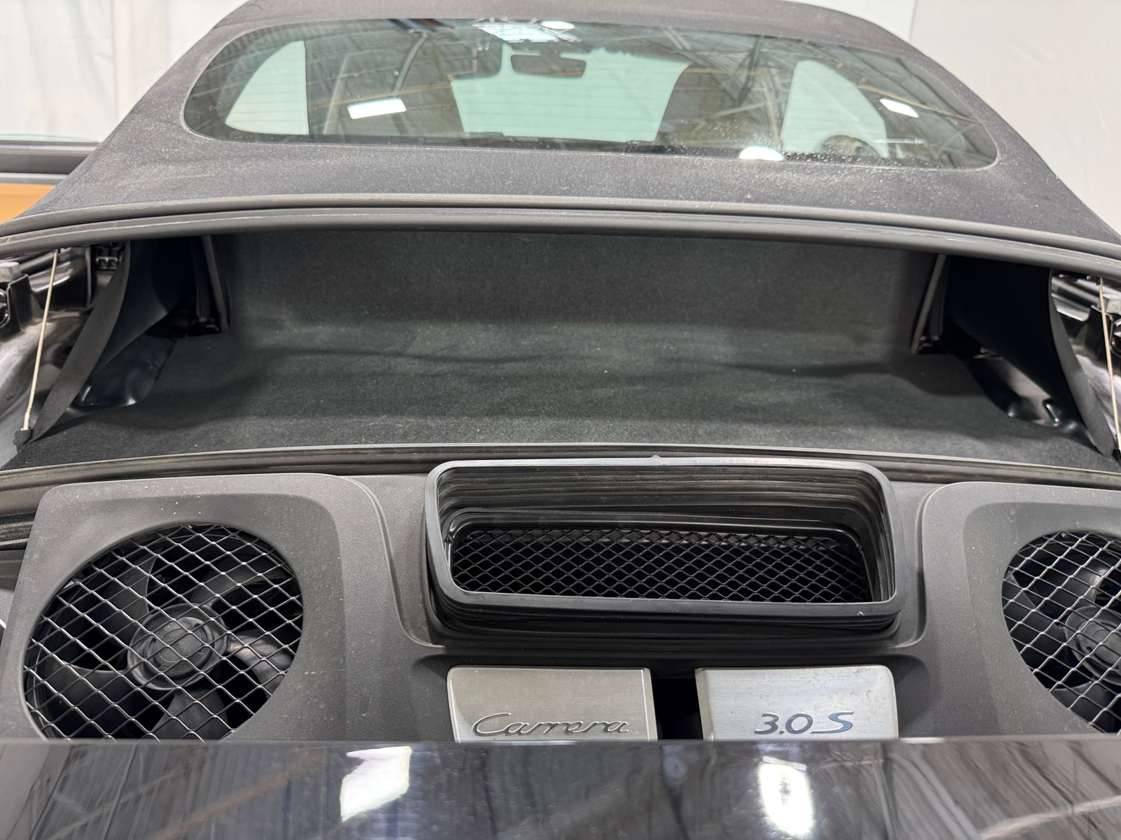 Thumbnail: 2017 Porsche 911 - 6